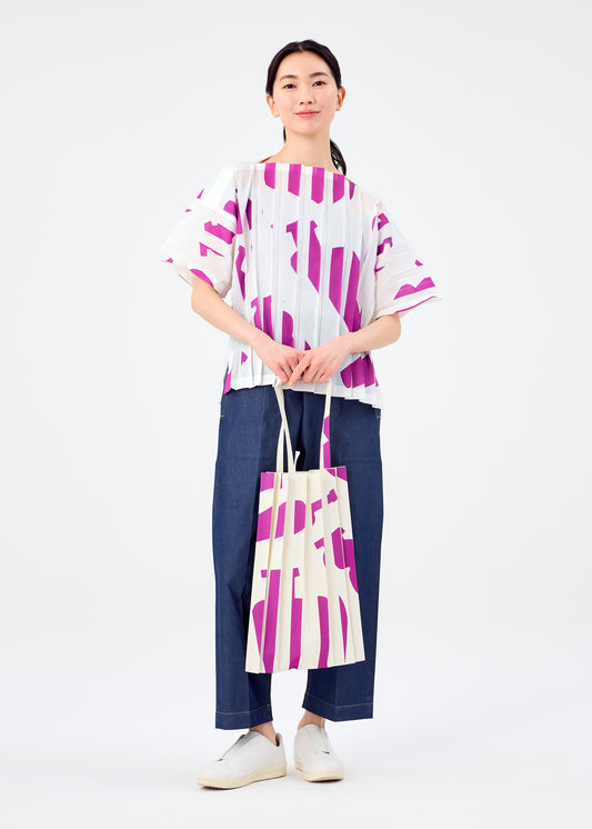BOTTLE PLEATS BAG、バッグ&財布_トートバッグ、着用画像1