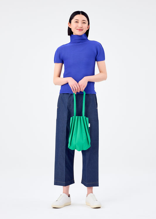 RIPPLE PLEATS BAG、バッグ&財布_トートバッグ、着用画像1