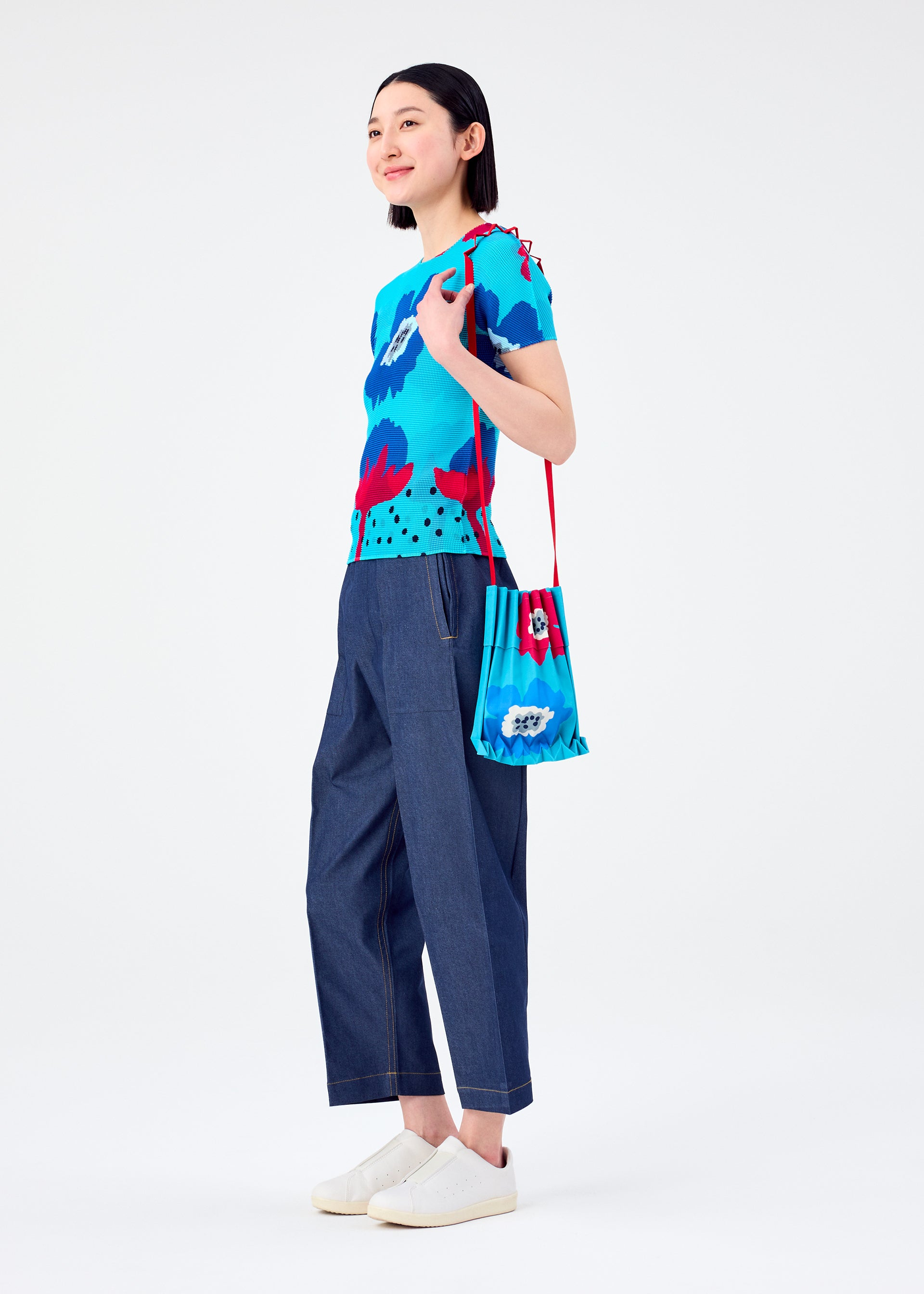 GROW TRUNK PLEATS BAG、バッグ&財布_ショルダーバッグ、着用画像1