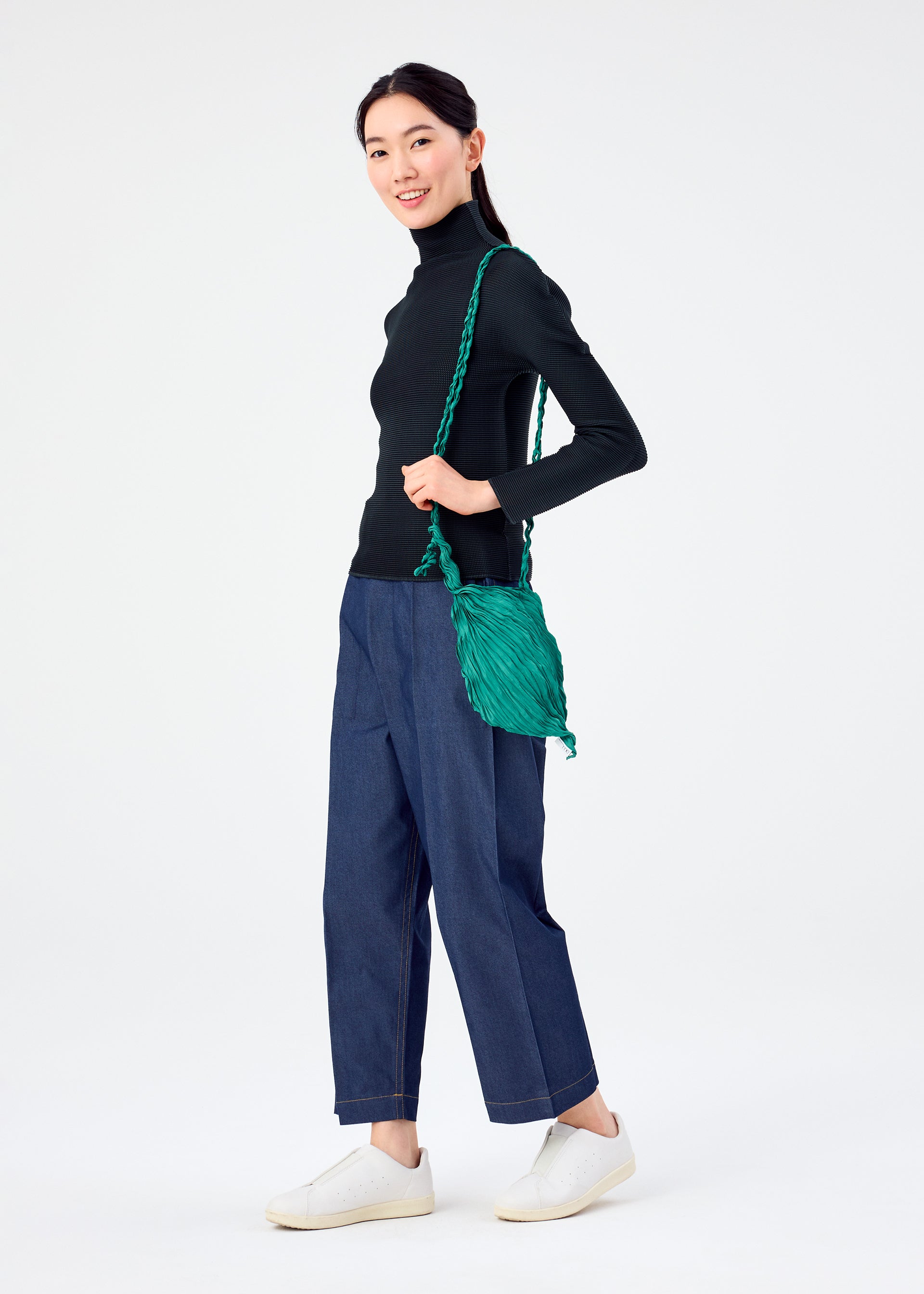 WHIPPED PLEATS BAG、バッグ&財布_ショルダーバッグ、着用画像1