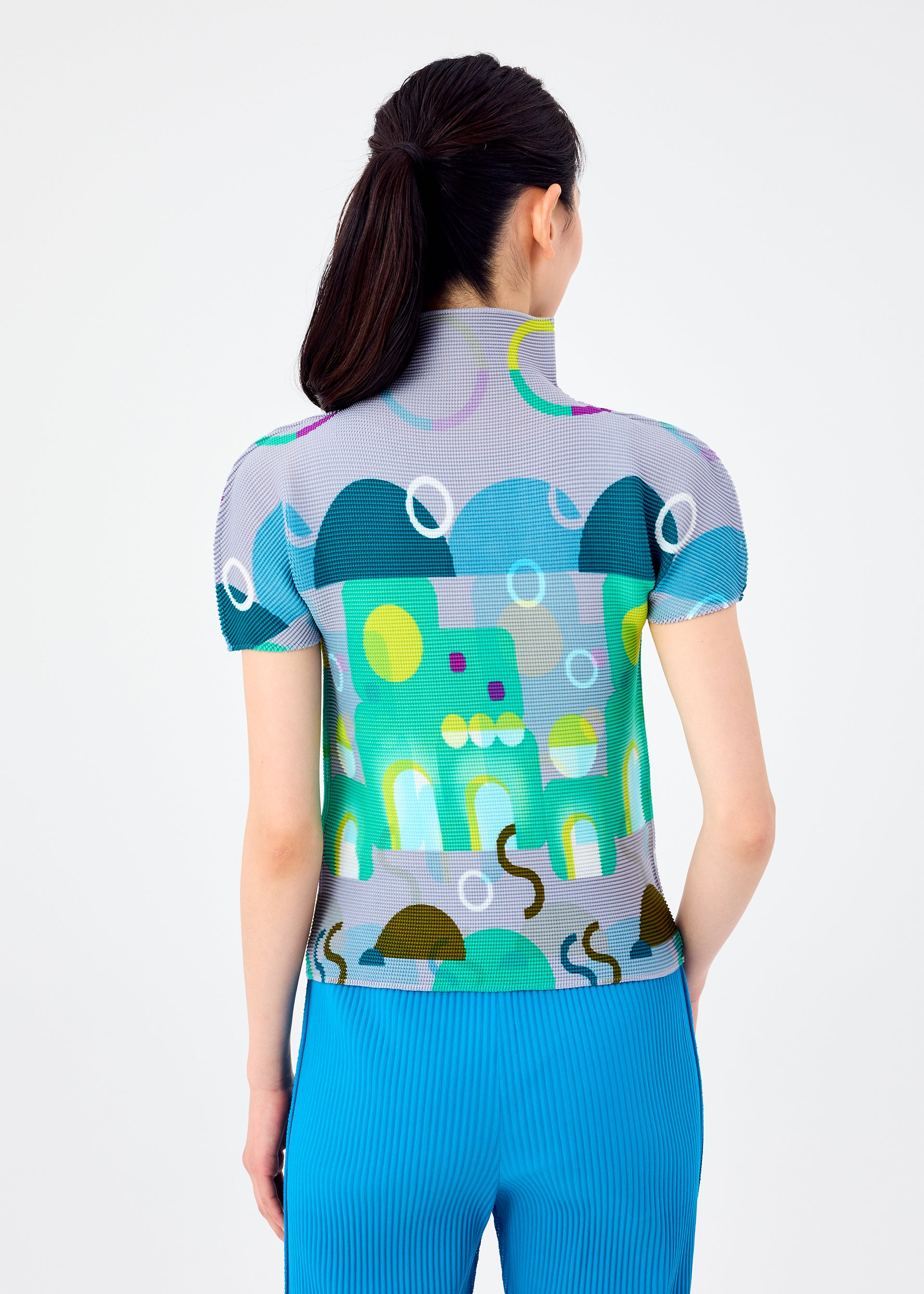 SOMEWHERE – isseymiyake.com