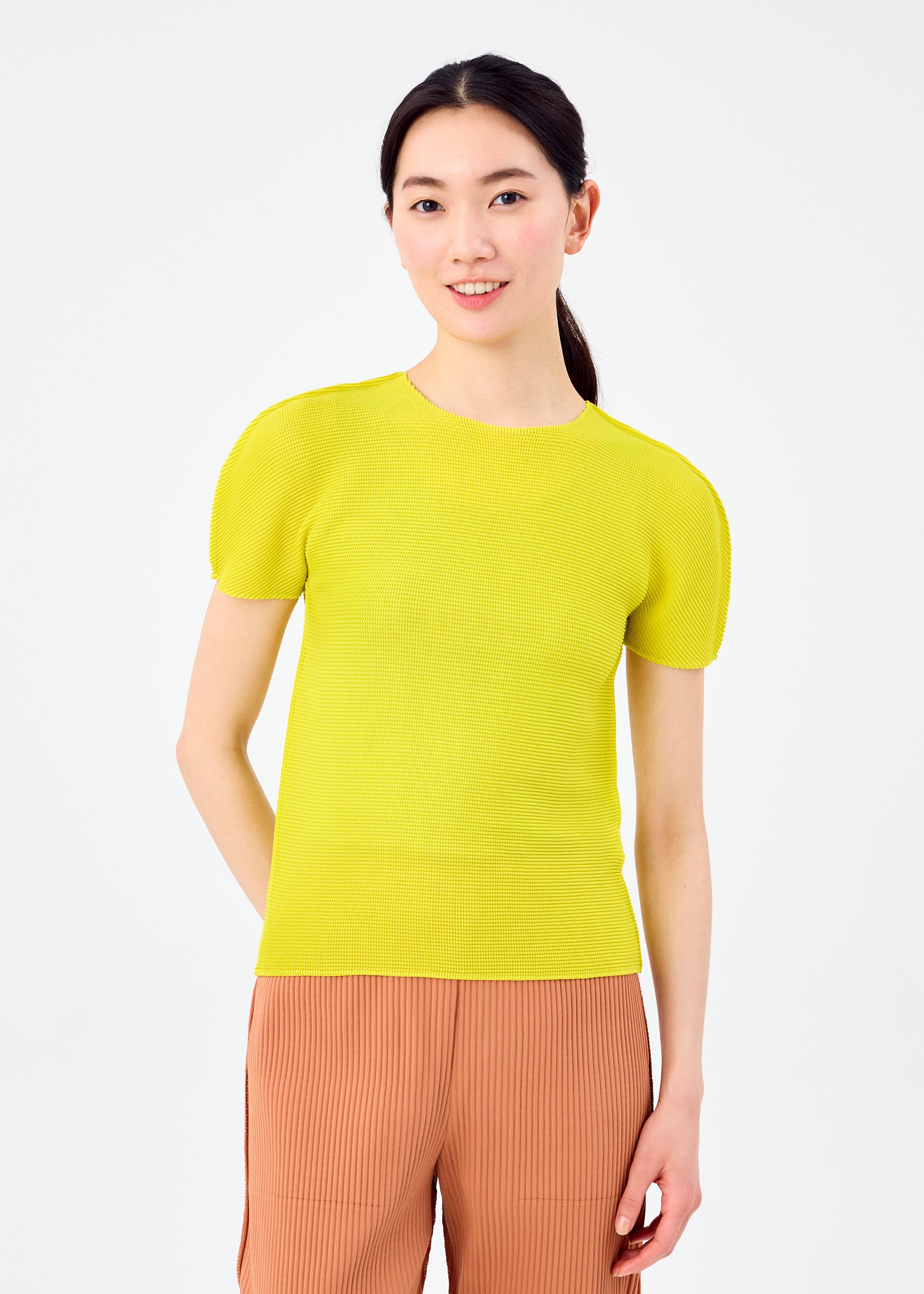 STRETCH PLEATS 3、ウィメンズ_トップス_トップ、着用画像1