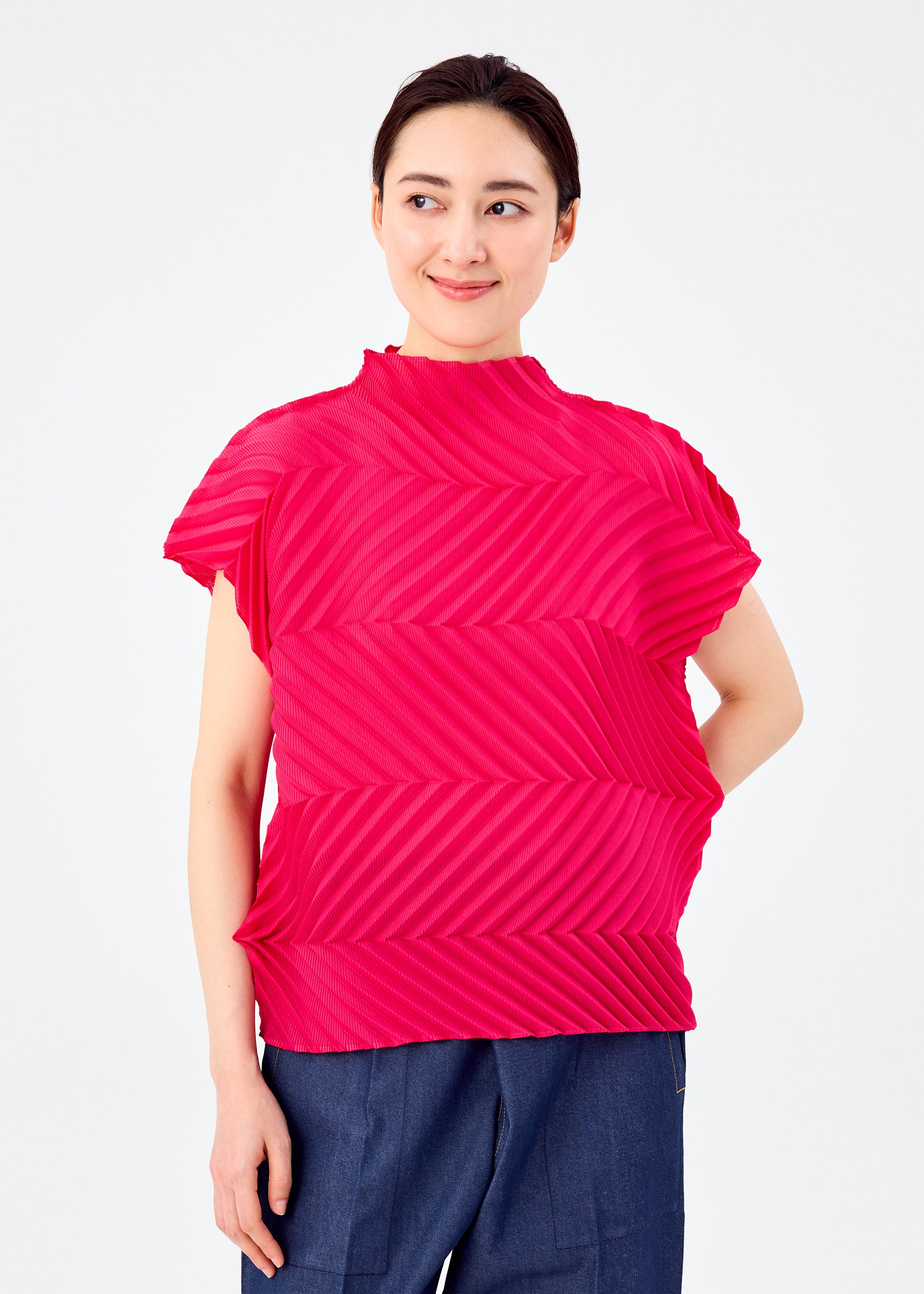 プリーツブリーズ　トップス　チュニック丈 ZIG ZAG PLEATS – isseymiyake.com