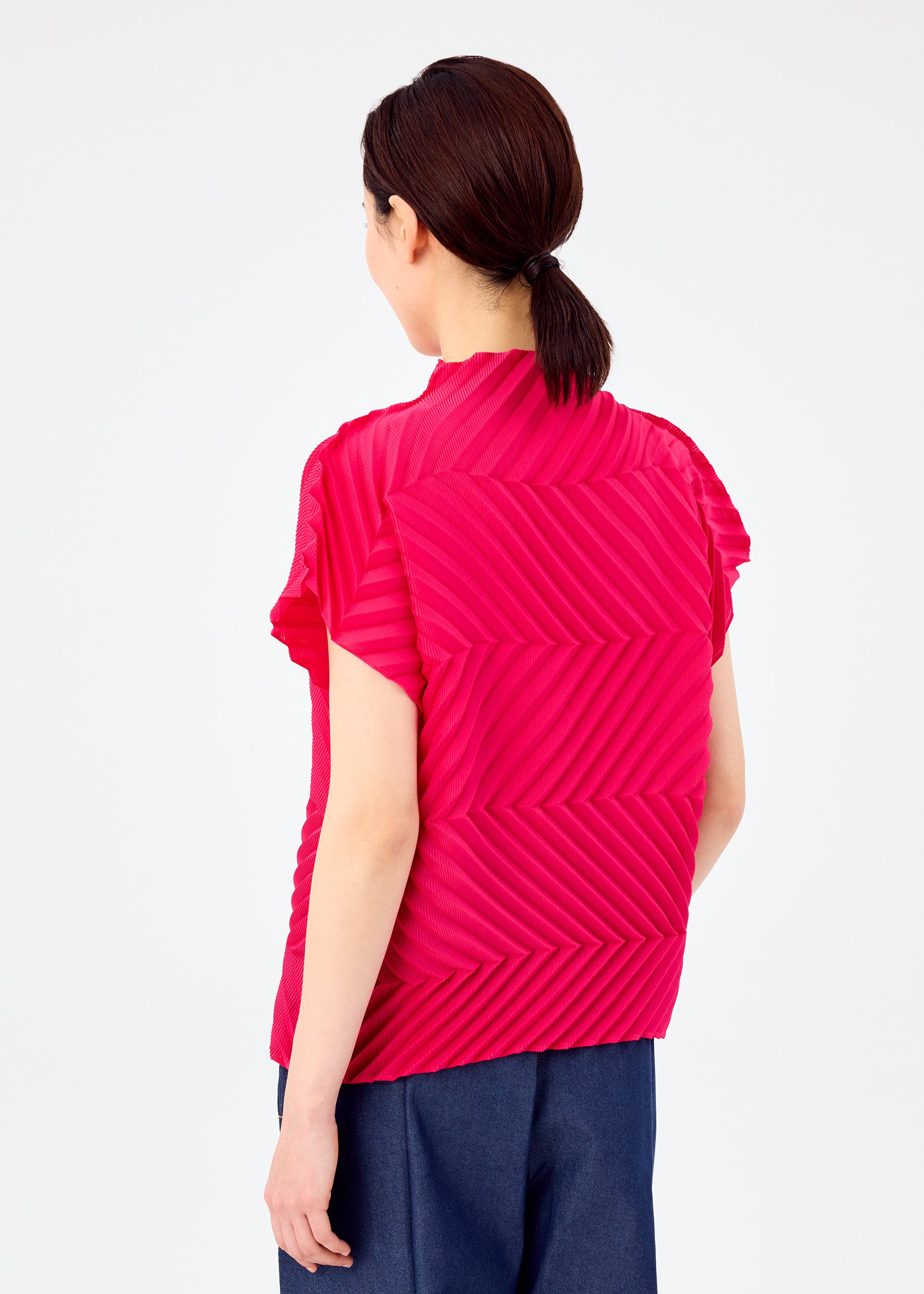 ZIG ZAG PLEATS、ウィメンズ_トップス_トップ、着用画像2