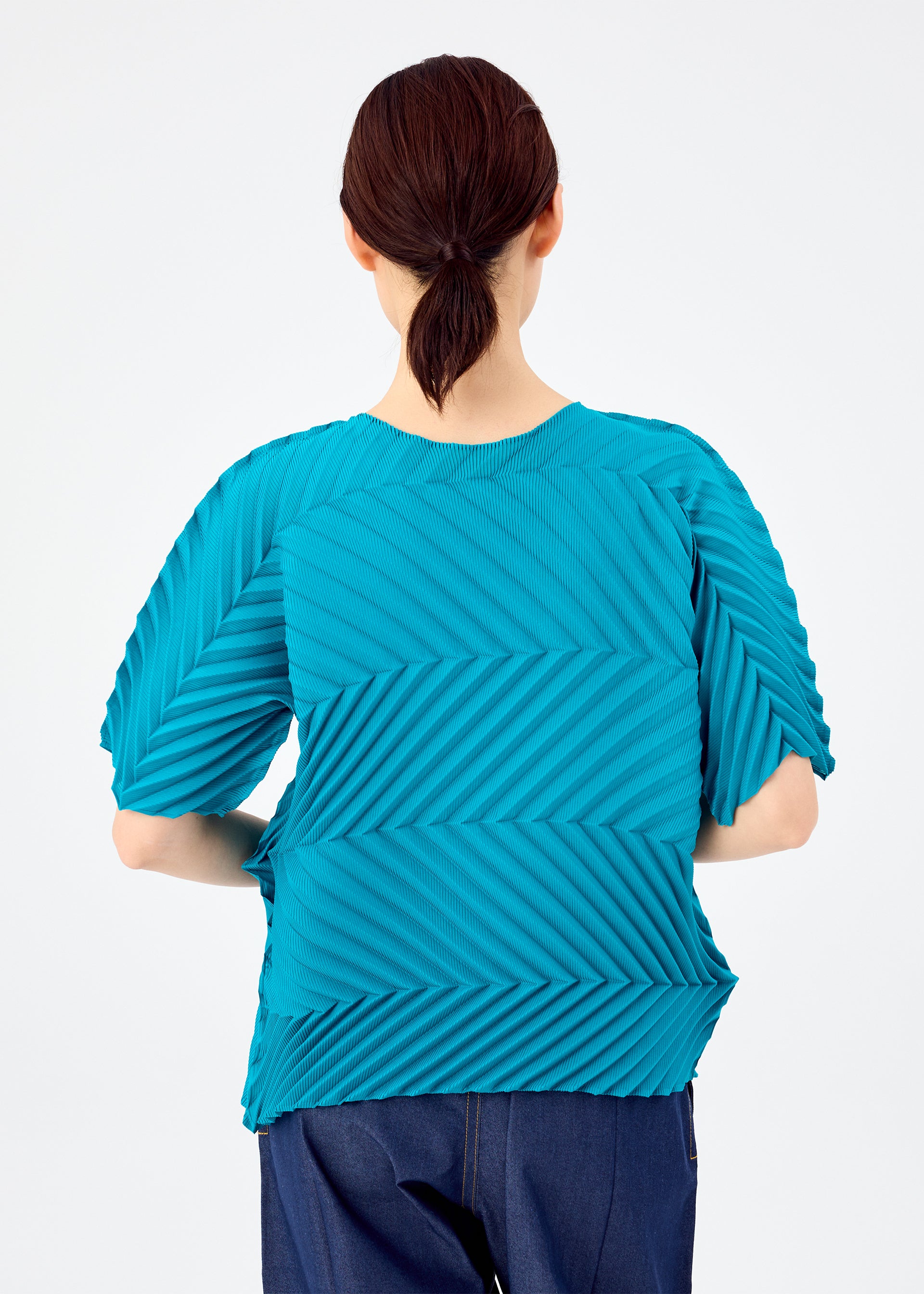 【ISSEY MIYAKE】トップス　プリーツ　半袖　2サイズ PLEATS PLEASE ISSEY MIYAKE】プリーツプリーズイッセイミヤケ