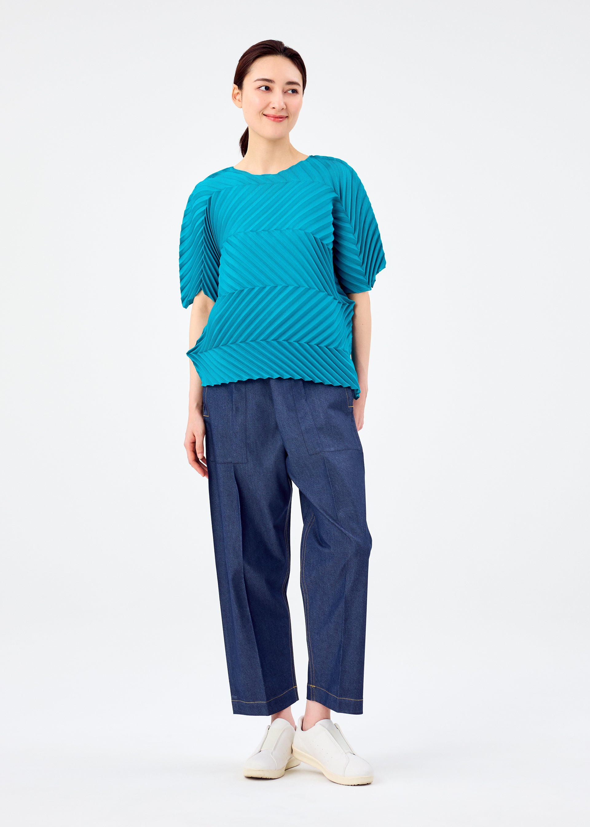 裂き布コラージュ素材　　mikiさん ZIG ZAG PLEATS – isseymiyake.com