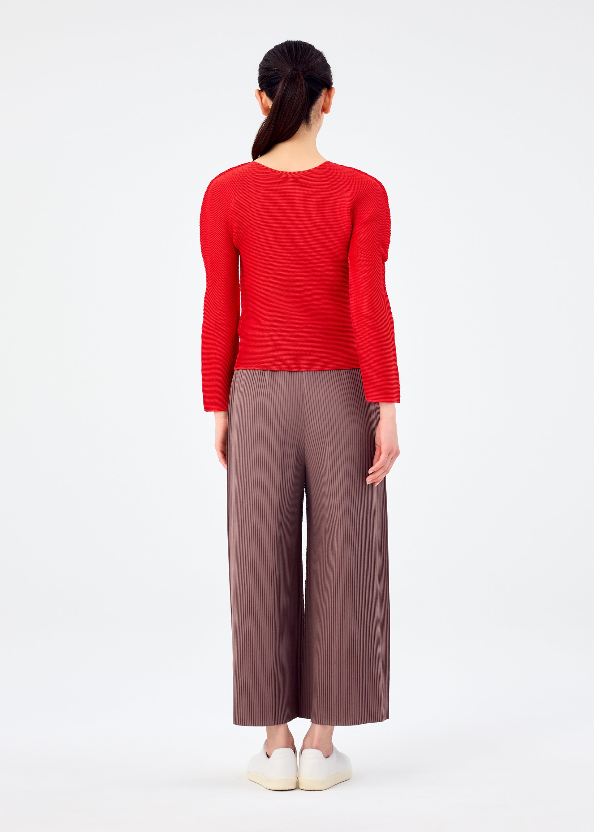FINE KNIT PLEATS BOTTOM 2、ウィメンズ_パンツ、着用画像2