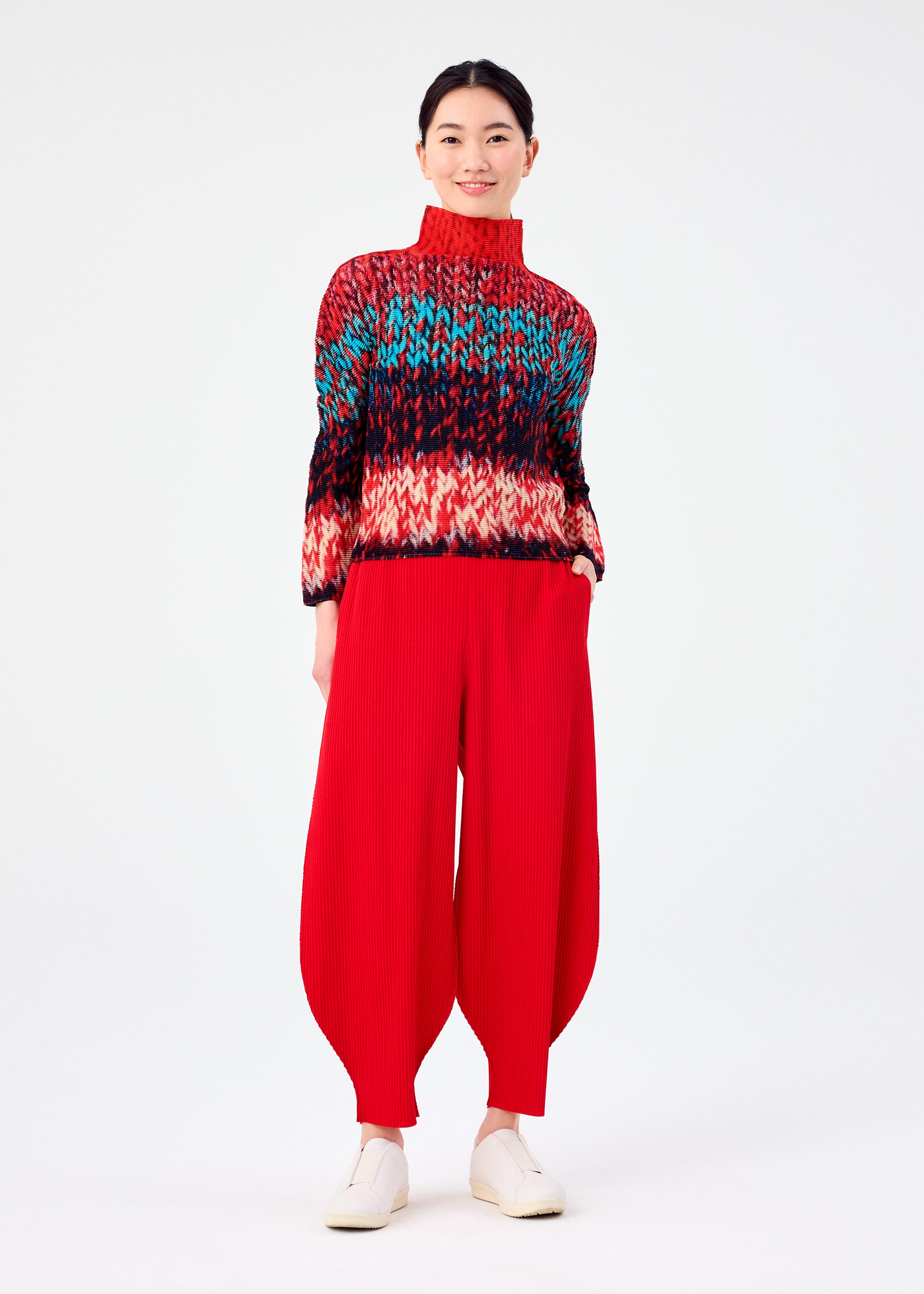 FINE KNIT PLEATS BOTTOM 2、ウィメンズ_パンツ、着用画像1