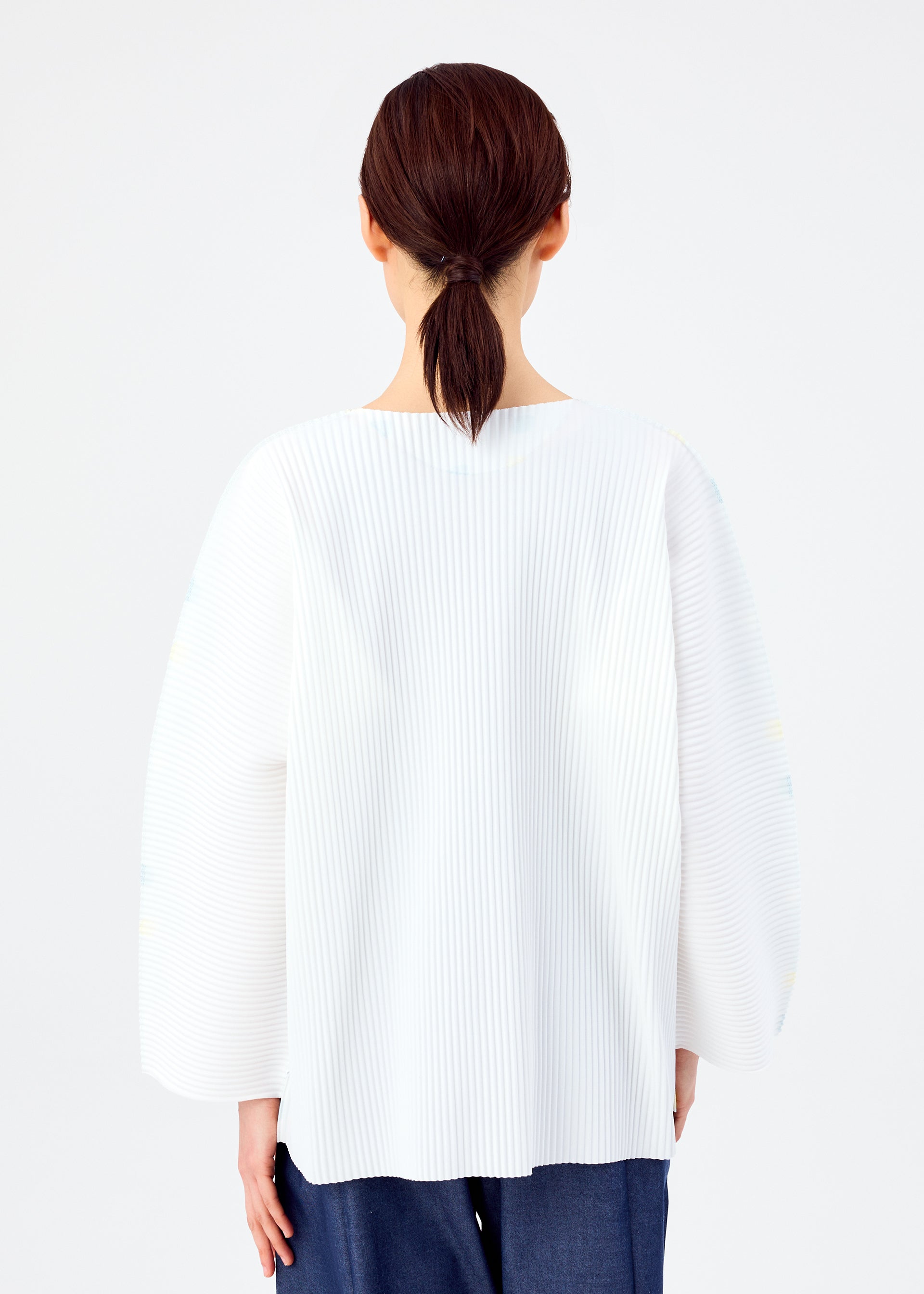 TIME DOTS FINE KNIT PLEATS T – isseymiyake.com