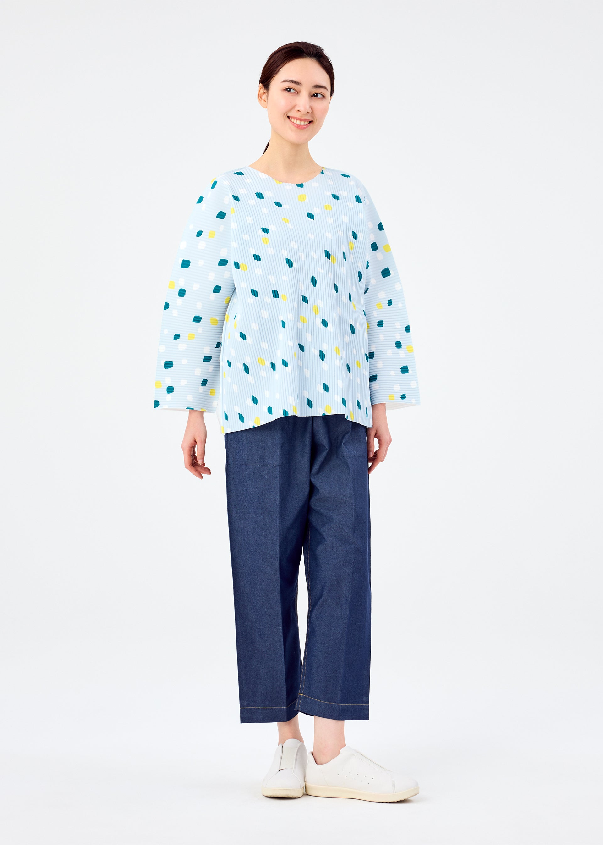 TIME DOTS FINE KNIT PLEATS T – isseymiyake.com