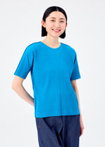 FINE KNIT PLEATS COLOR 1、ウィメンズ_トップス_トップ、着用画像1