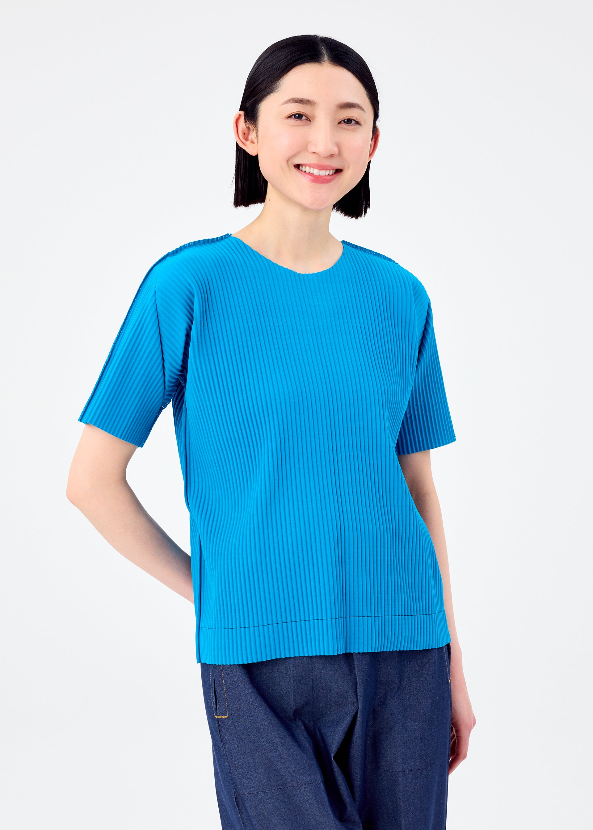 FINE KNIT PLEATS COLOR 1、ウィメンズ_トップス_トップ、着用画像1