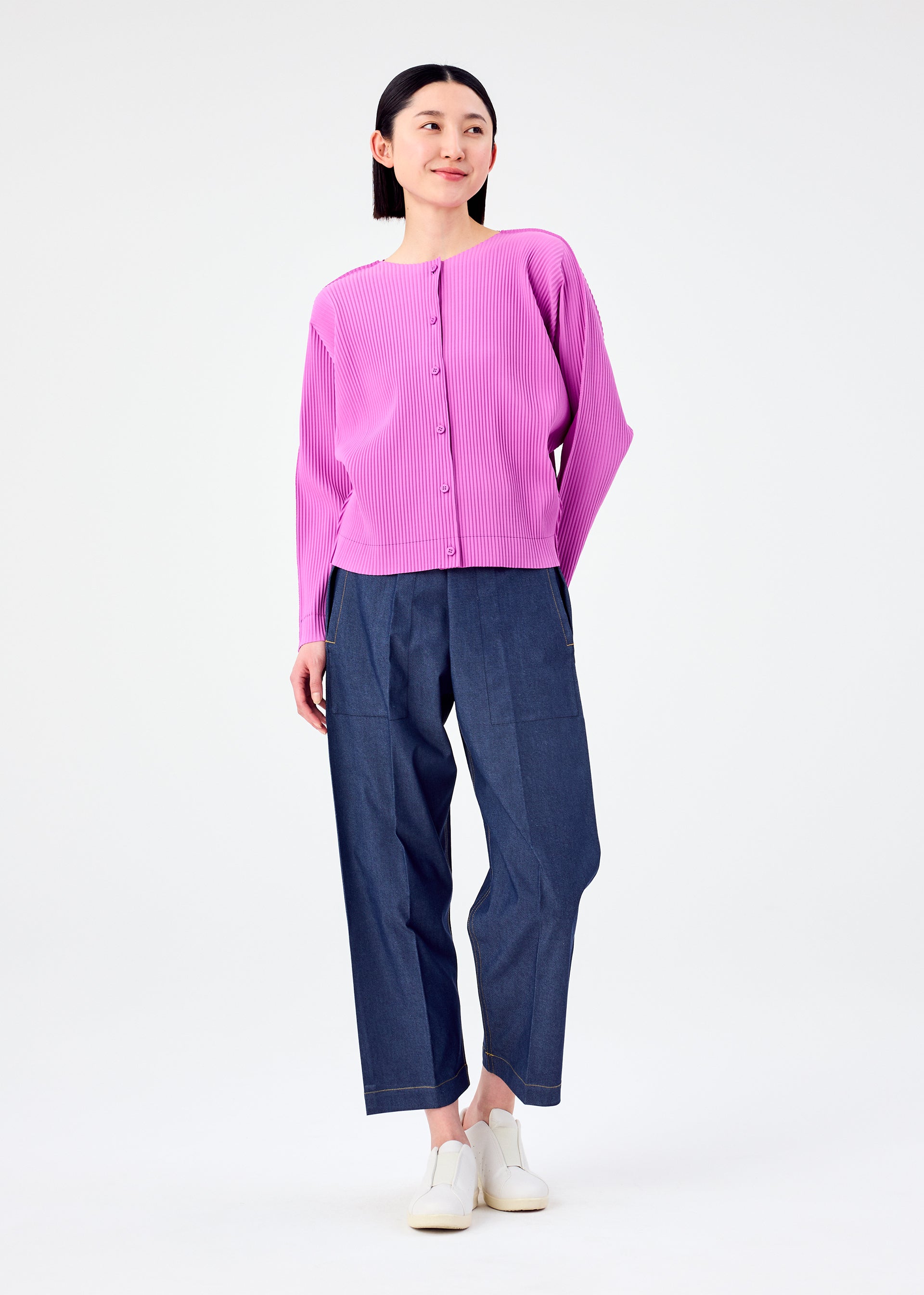 イッセイ・ミヤケ FÉTE ランダムなストライプ、ギザギザカーディガン綿ニット FINE KNIT PLEATS COLOR 1 – isseymiyake.com