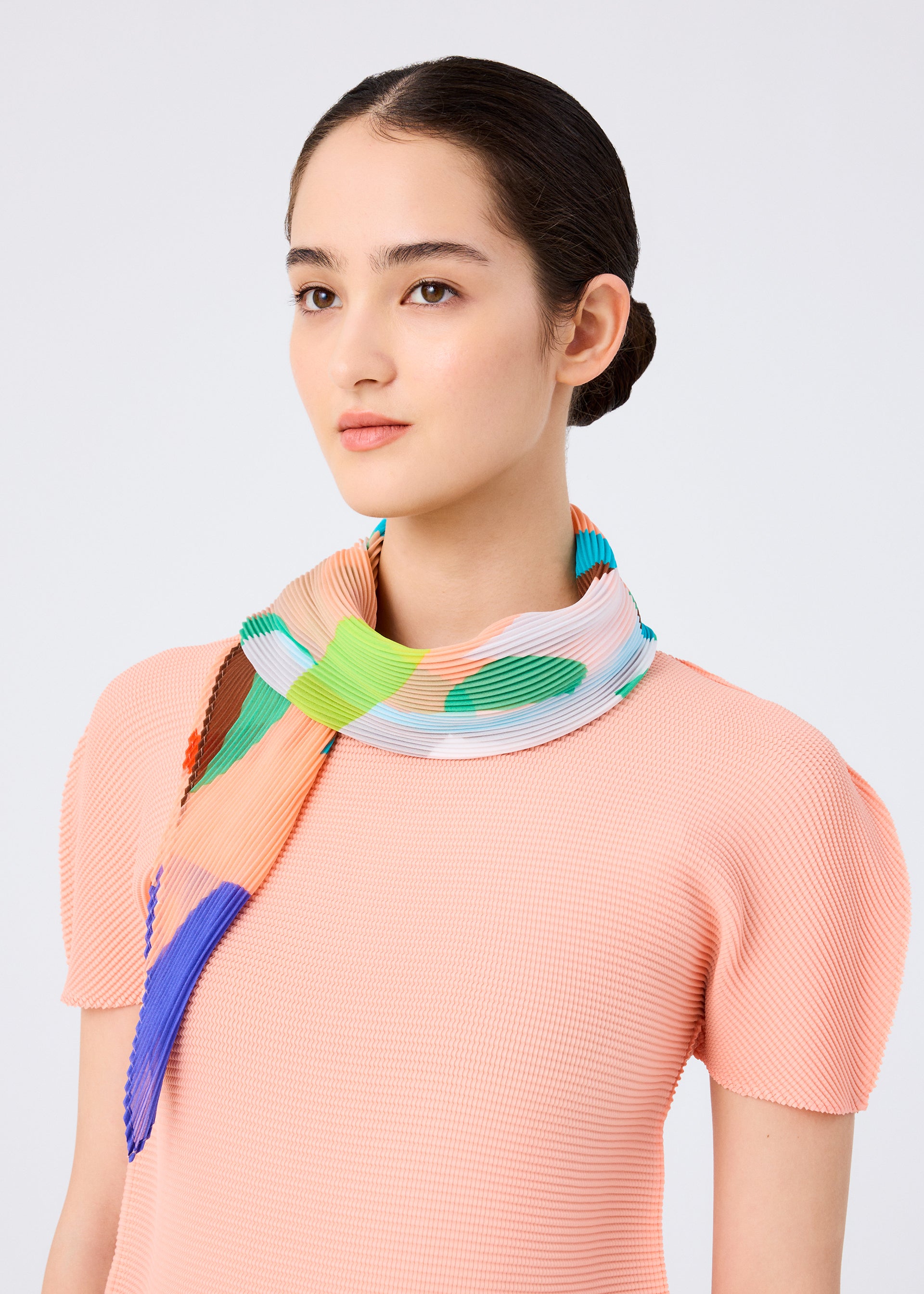 ISSEY パリコレクション　ストール　万華鏡 イッセイ ミヤケ 2015-16年秋冬コレクション - 喜びを運ぶ万華鏡の