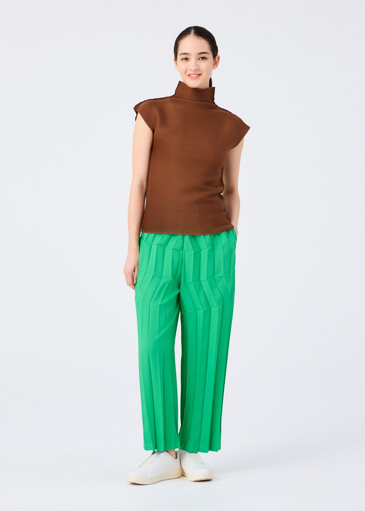 ZIG ZAG PLEATS、ウィメンズ_パンツ、着用画像1