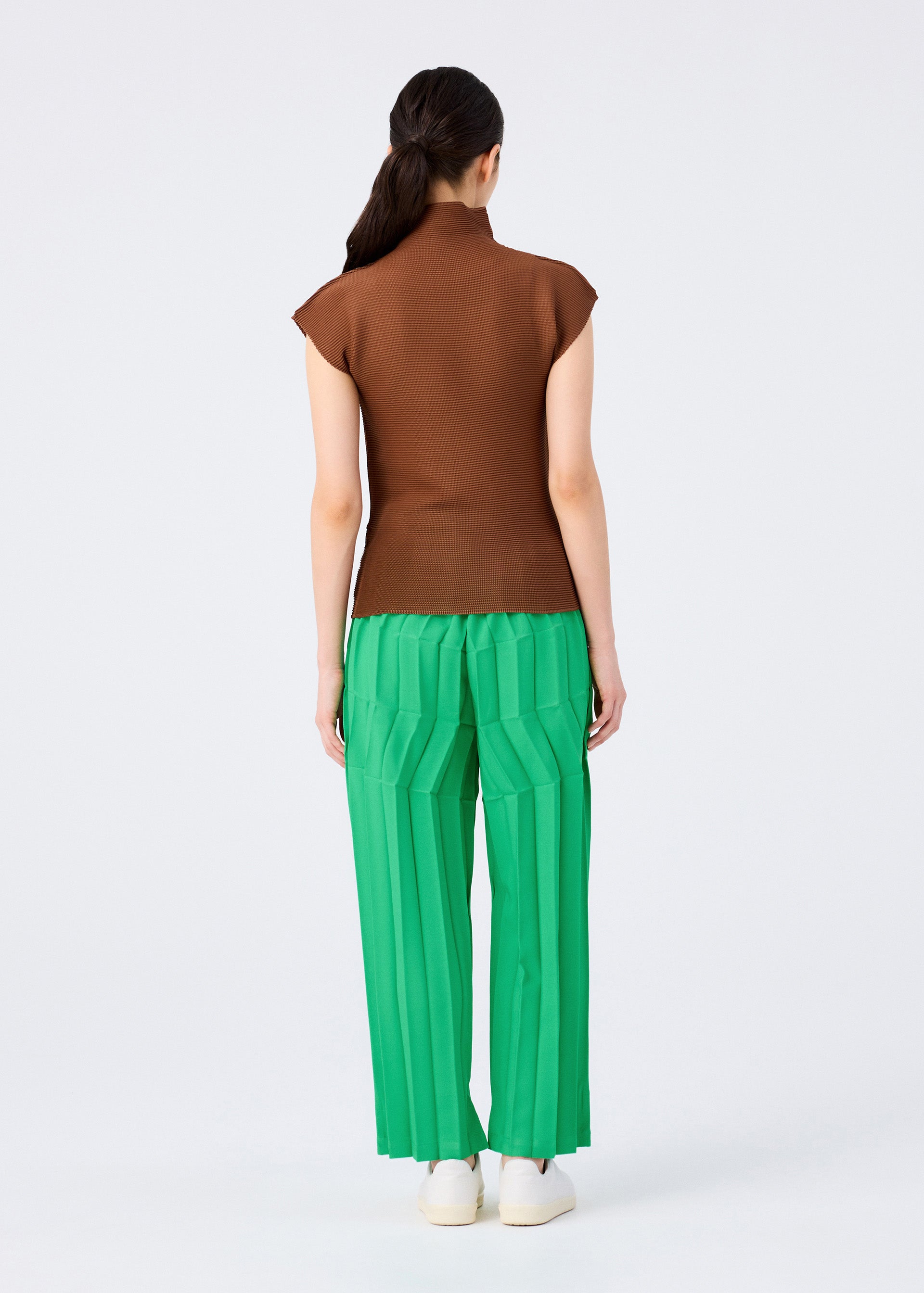 ZIG ZAG PLEATS – isseymiyake.com