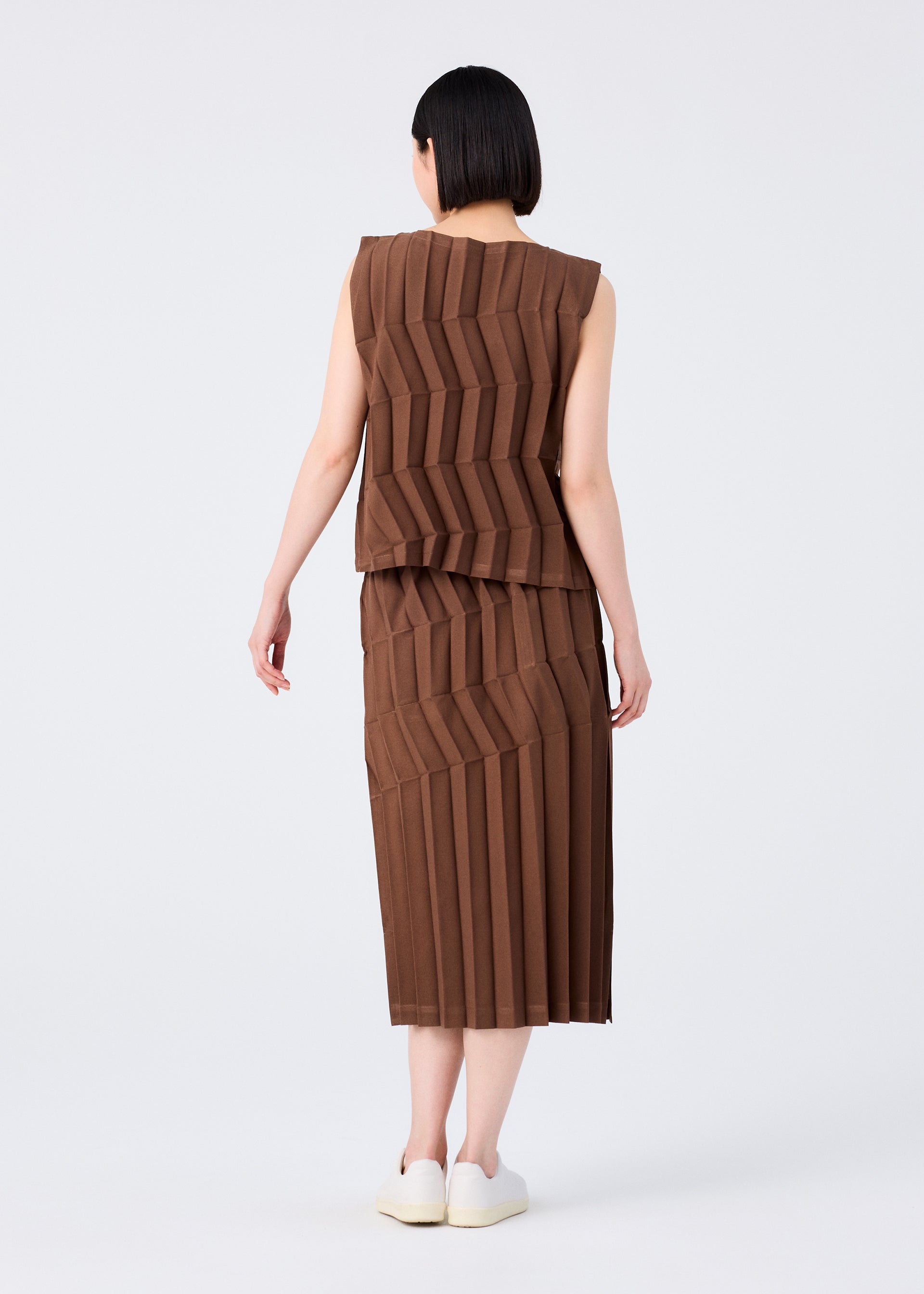 美品✨PLEATS PLEASE プリーツ　クローバー　オーバーサイズ　半袖　茶 ZIG ZAG PLEATS – isseymiyake.com