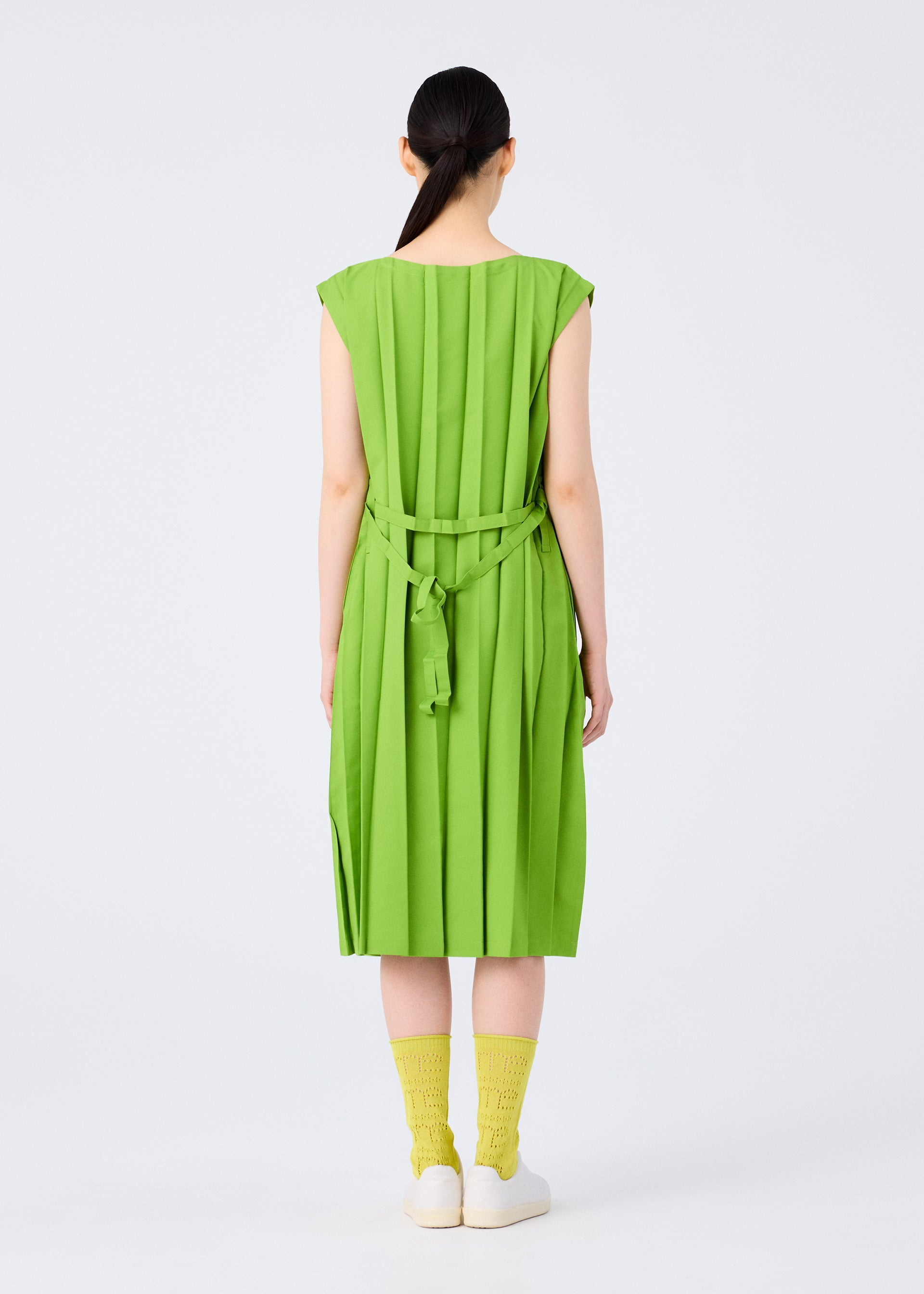 CROSS PLEATS – isseymiyake.com