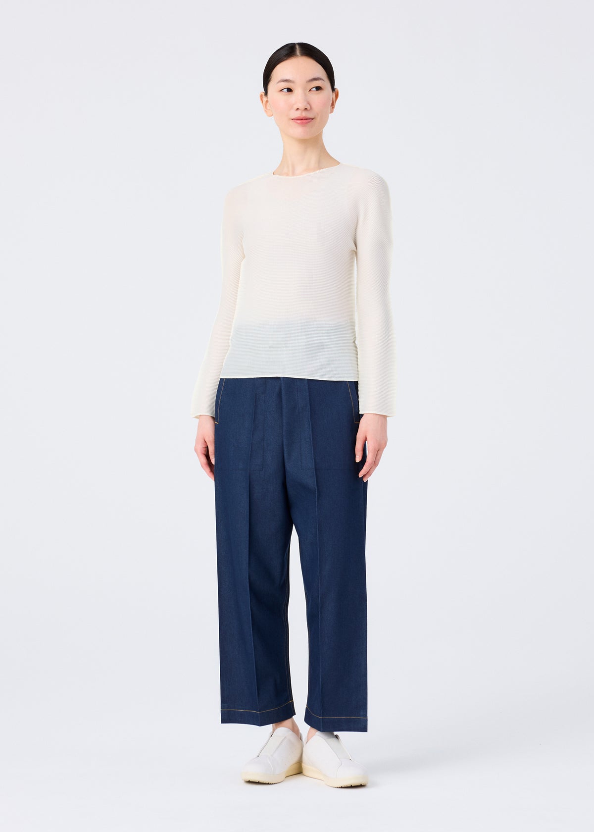 STRETCH PLEATS 2、ウィメンズ_トップス_トップ、着用画像3