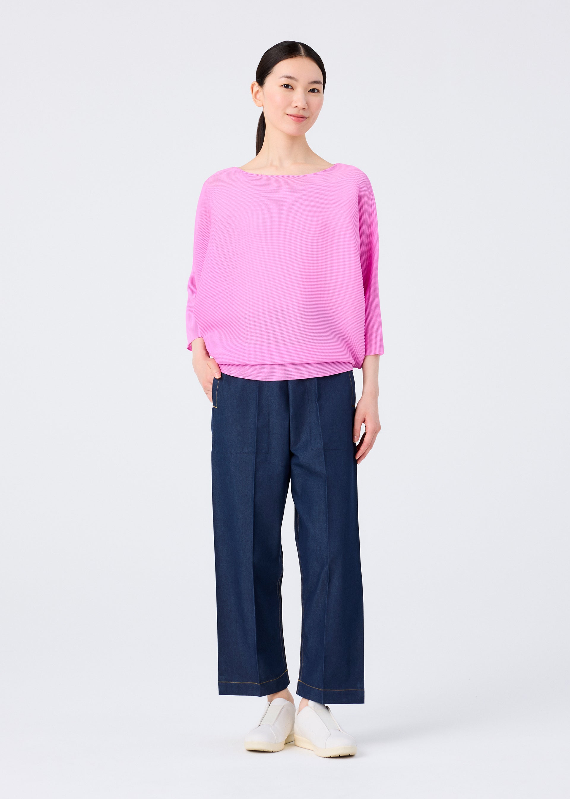DOLMAN STRETCH PLEATS 2、ウィメンズ_トップス_トップ、着用画像3