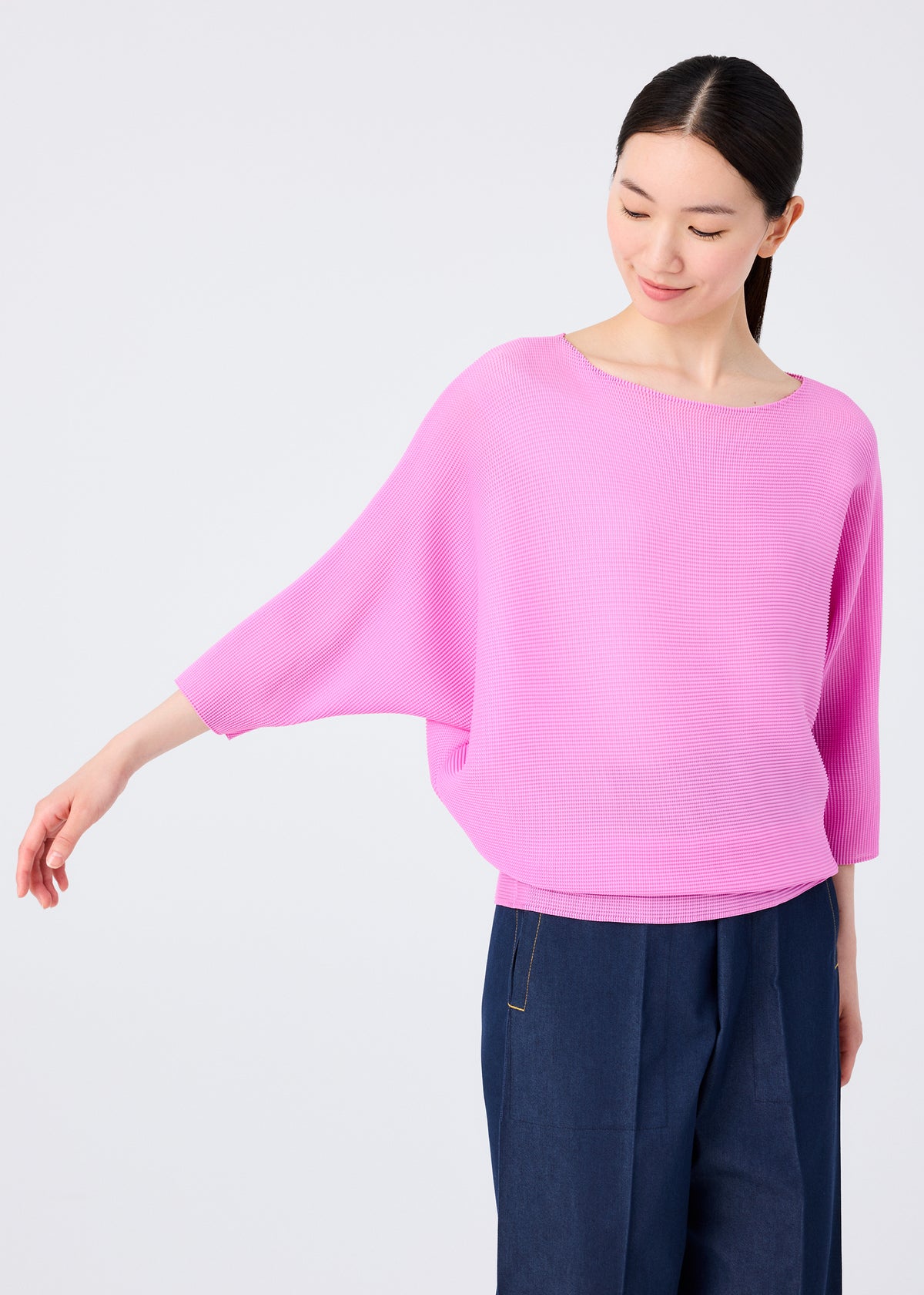 DOLMAN STRETCH PLEATS 2、ウィメンズ_トップス_トップ、着用画像4