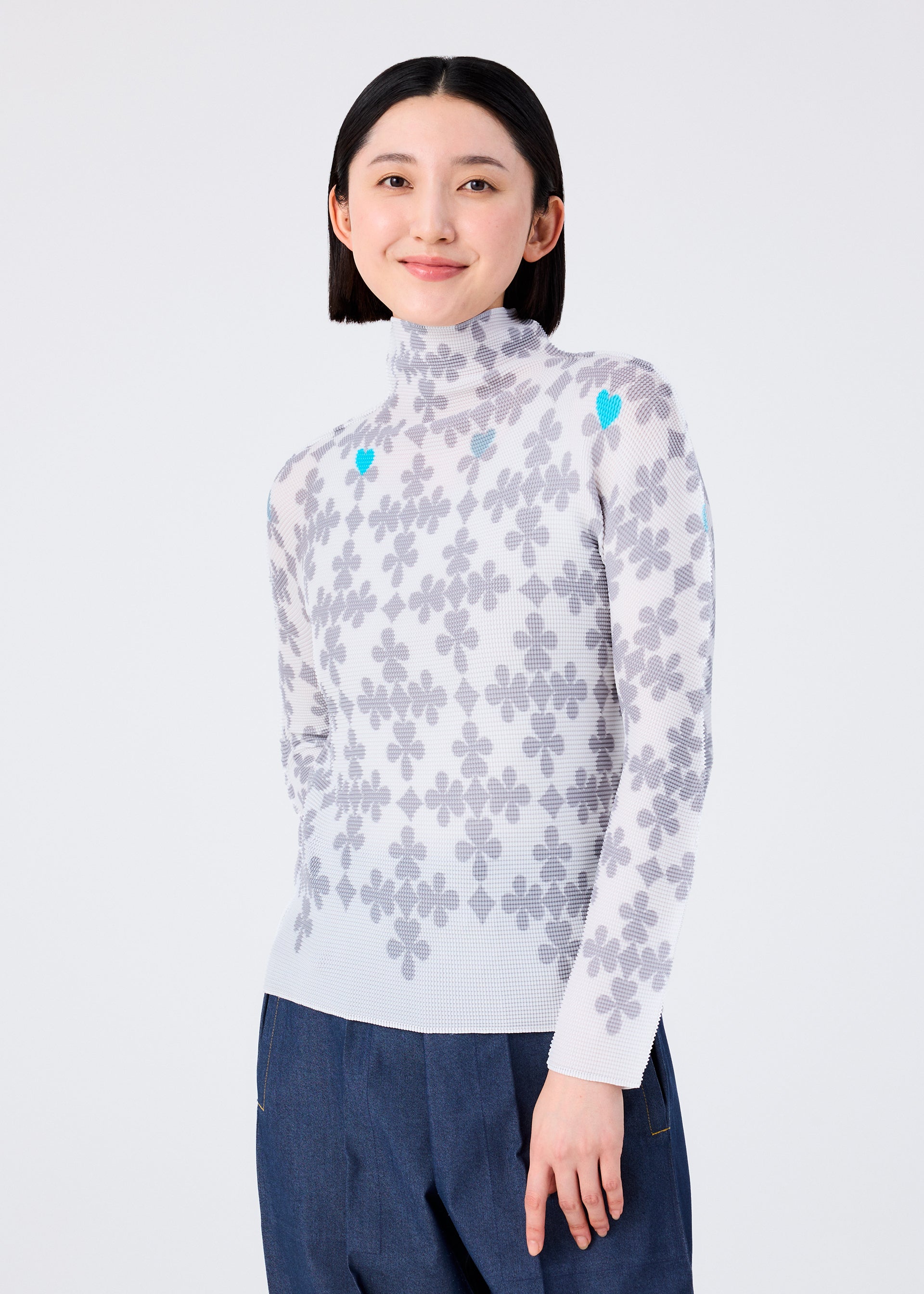 ウィメンズ／トップス／トップ – Page 2 – isseymiyake.com