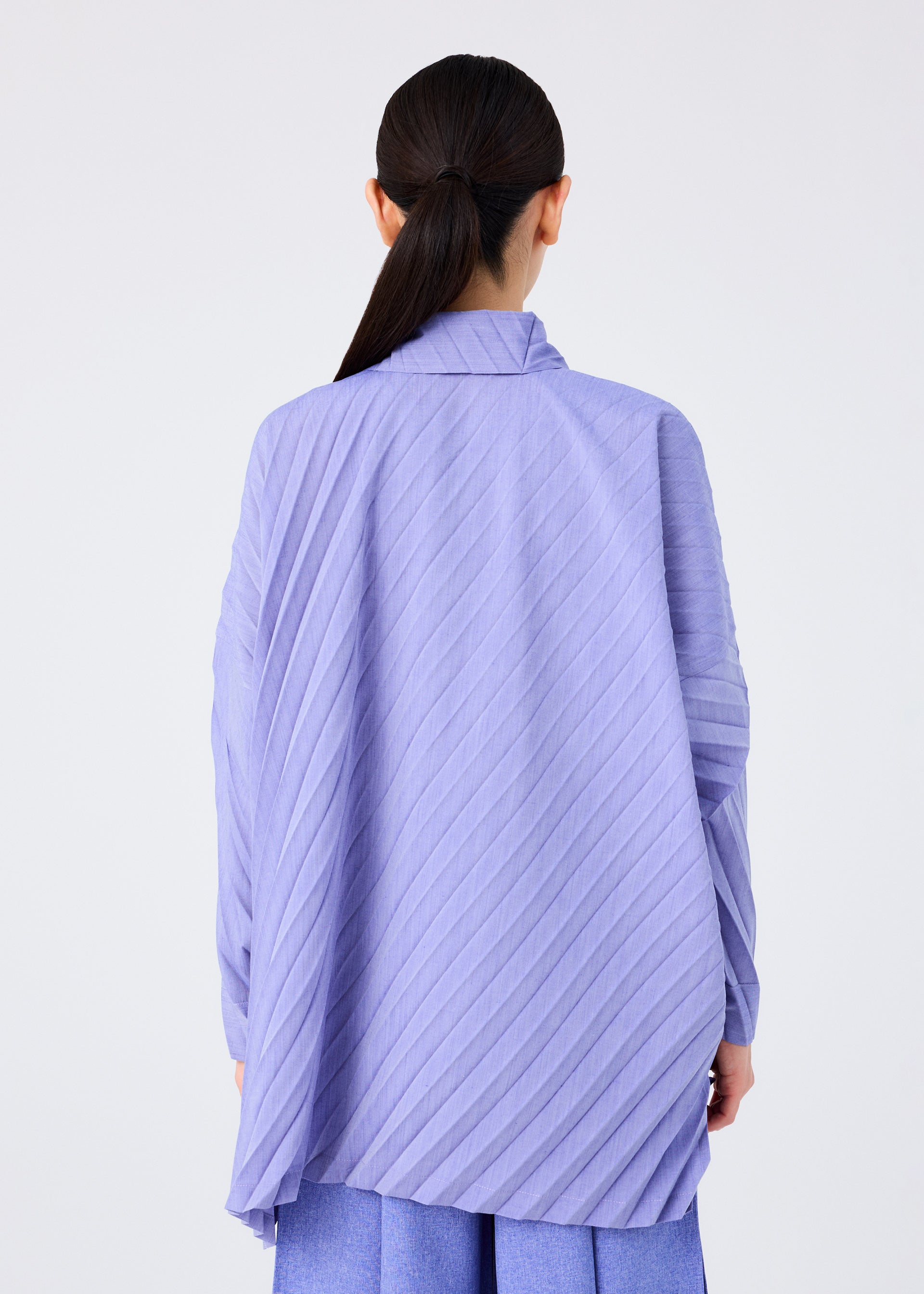 ANGLE PLEATS SHIRT – isseymiyake.com