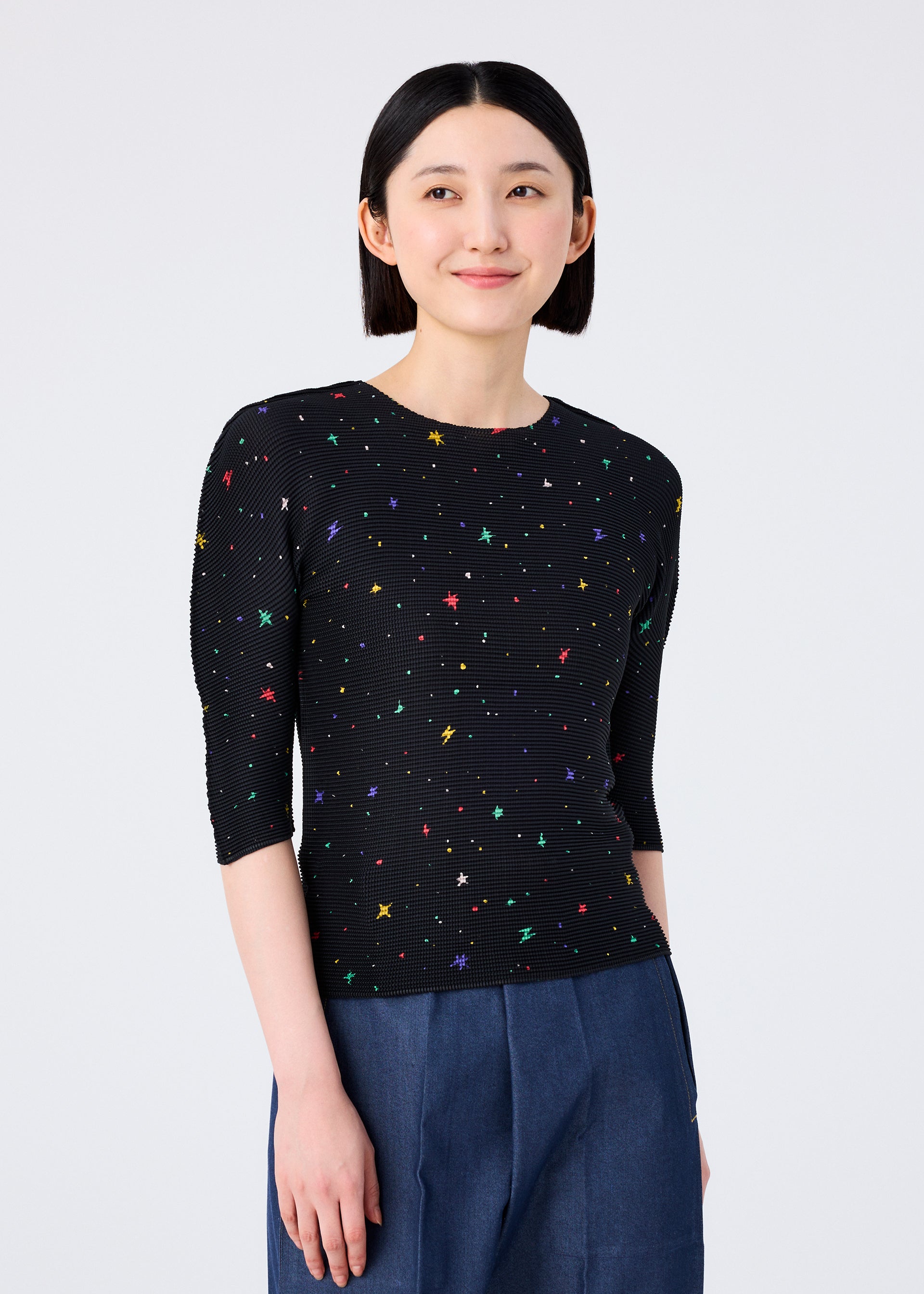 ウィメンズ／トップス – Page 2 – isseymiyake.com