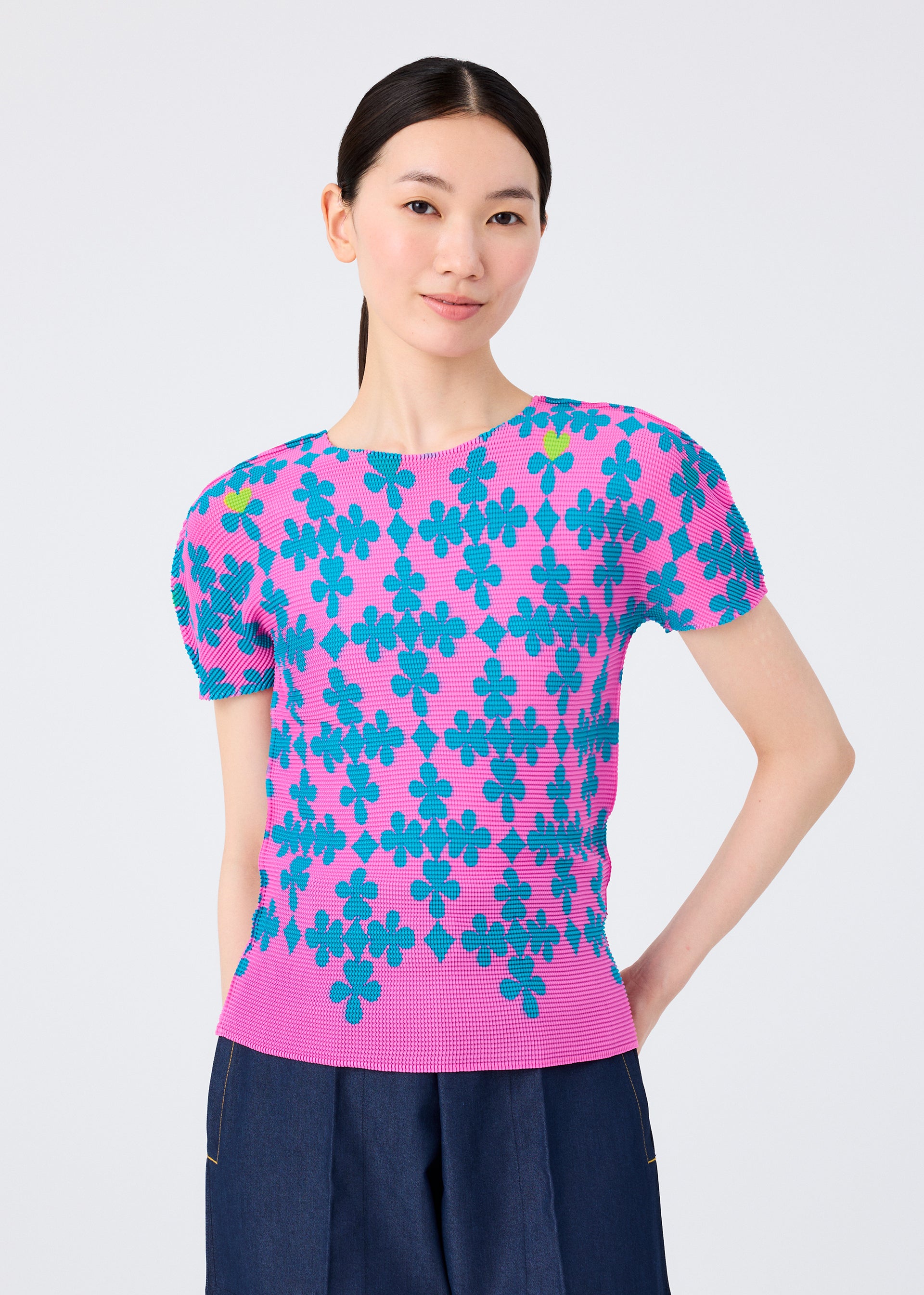 美品 me ISSEY MIYAKE いちご柄 半袖 カットソー ブラウス F 中古・古着通販】me ISSEY MIYAKE (ミーイッセイ ミヤケ) ハイネック