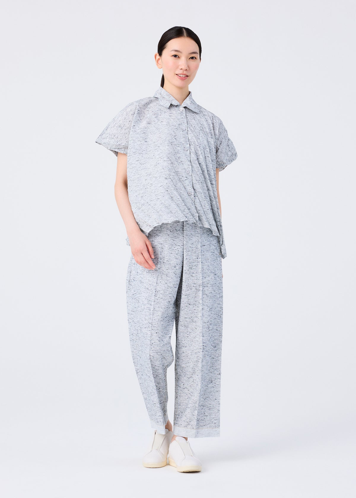 REmeTEX NEP PLEATS SHIRT、ウィメンズ_トップス_トップ、着用画像3