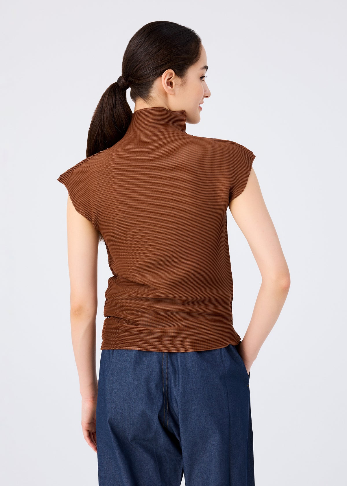 STRETCH PLEATS 4、ウィメンズ_トップス_トップ、着用画像2