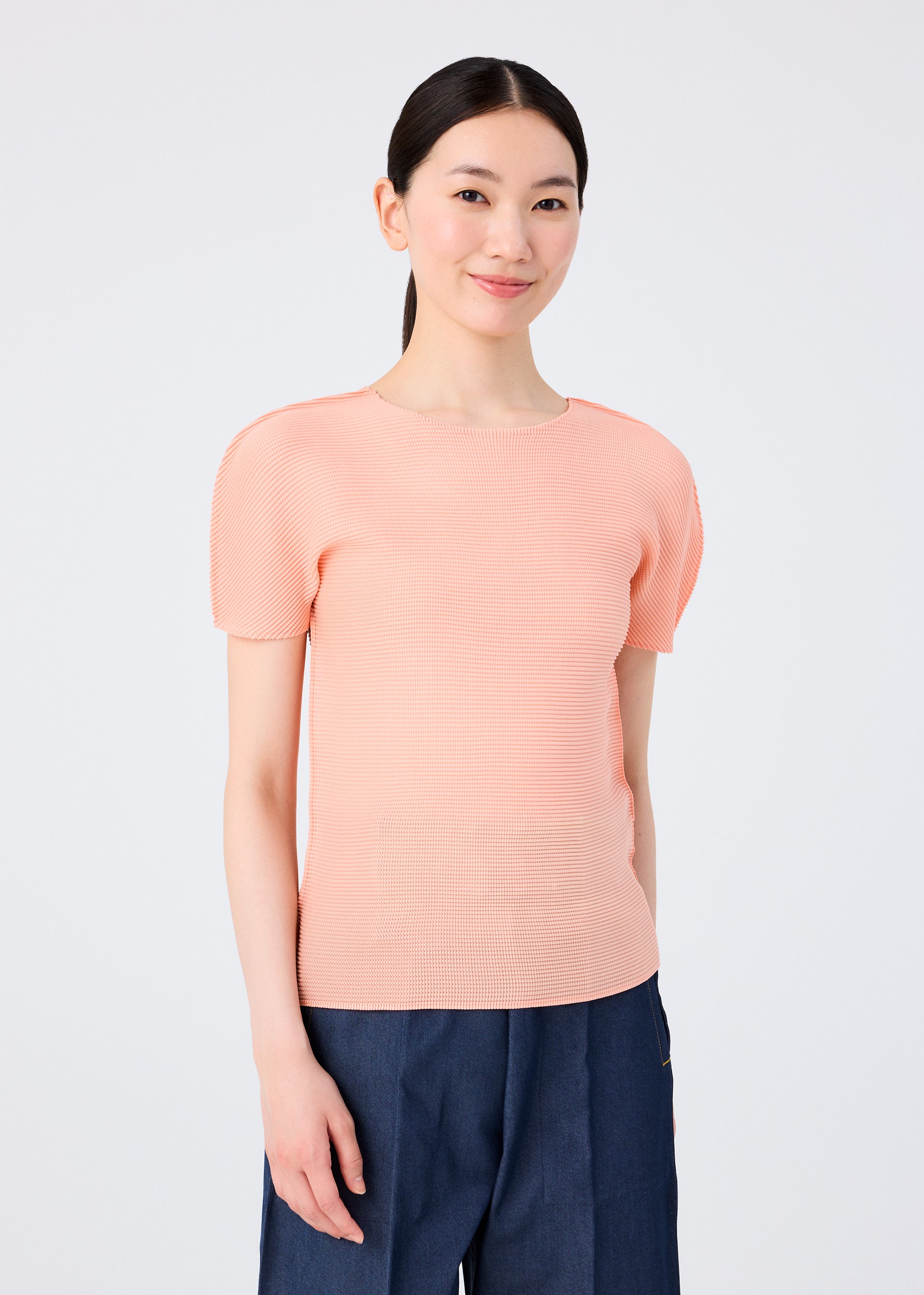プリーツプリーズ トップス 4 STRETCH PLEATS 4 – isseymiyake.com