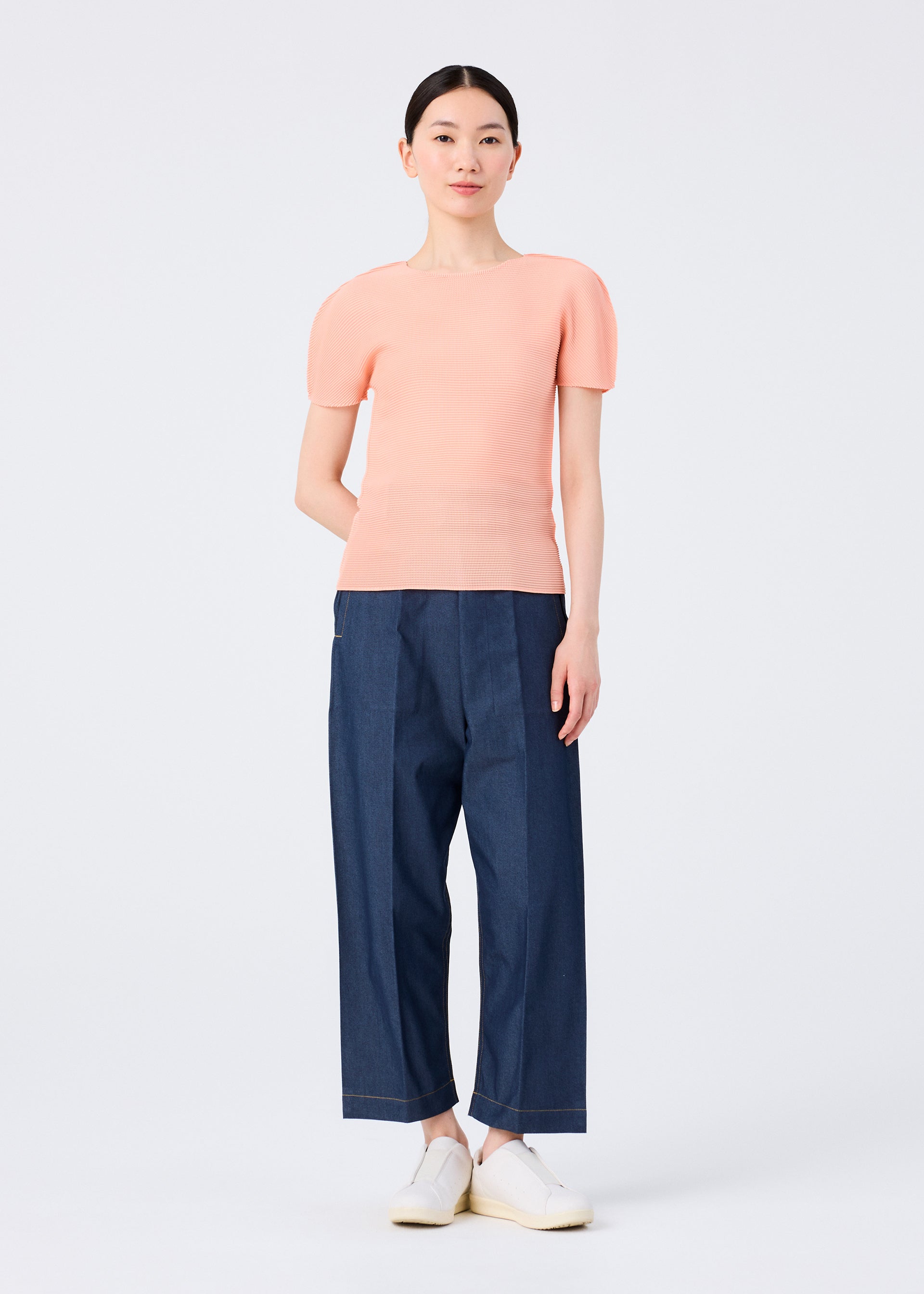 プリーツプリーズ トップス 4 STRETCH PLEATS 4 – isseymiyake.com