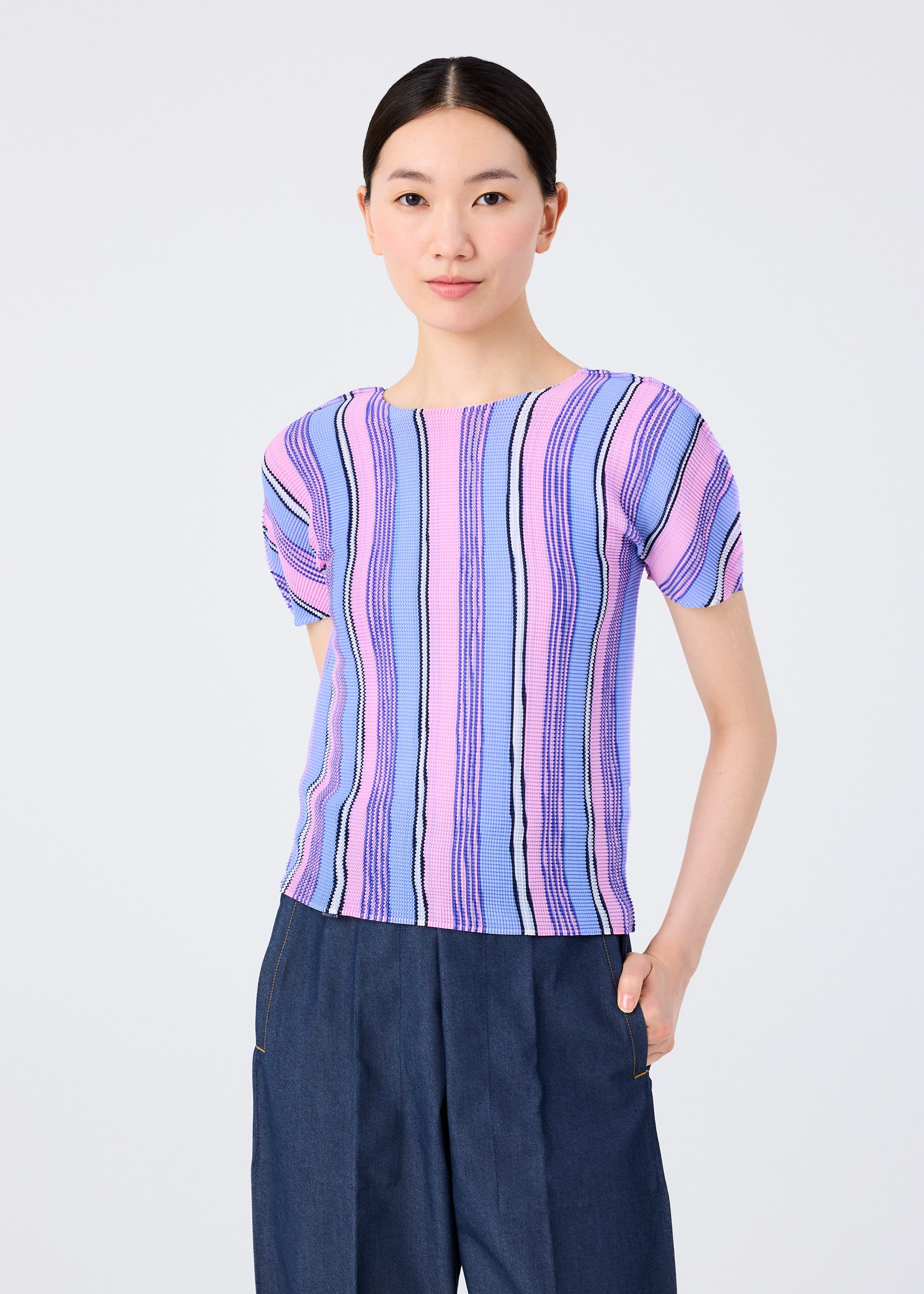プリーツプリーズ　ミヤケ半袖 茶系ストライプ SHIRT STRIPE – isseymiyake.com