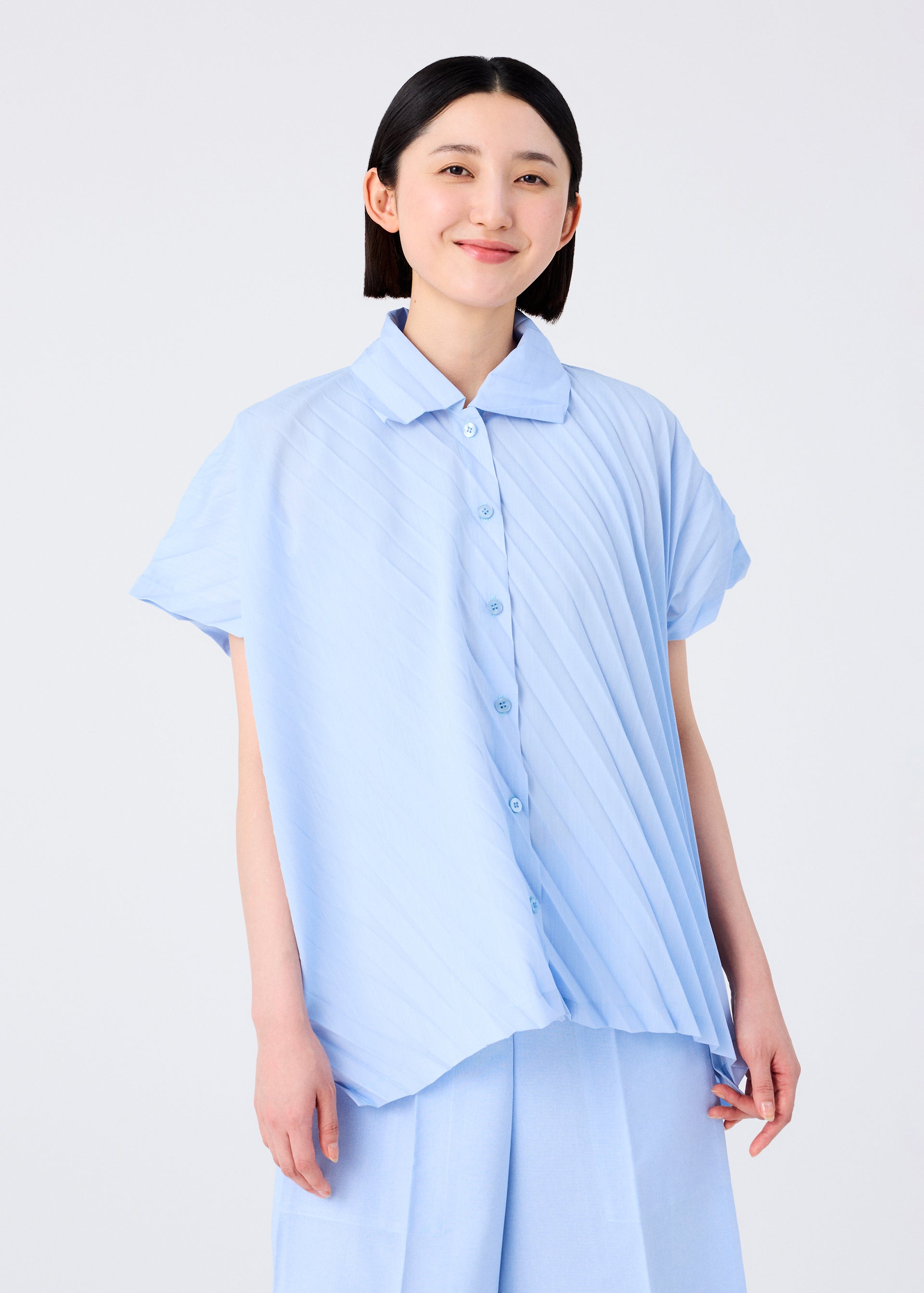 ANGLE PLEATS SHIRT – isseymiyake.com