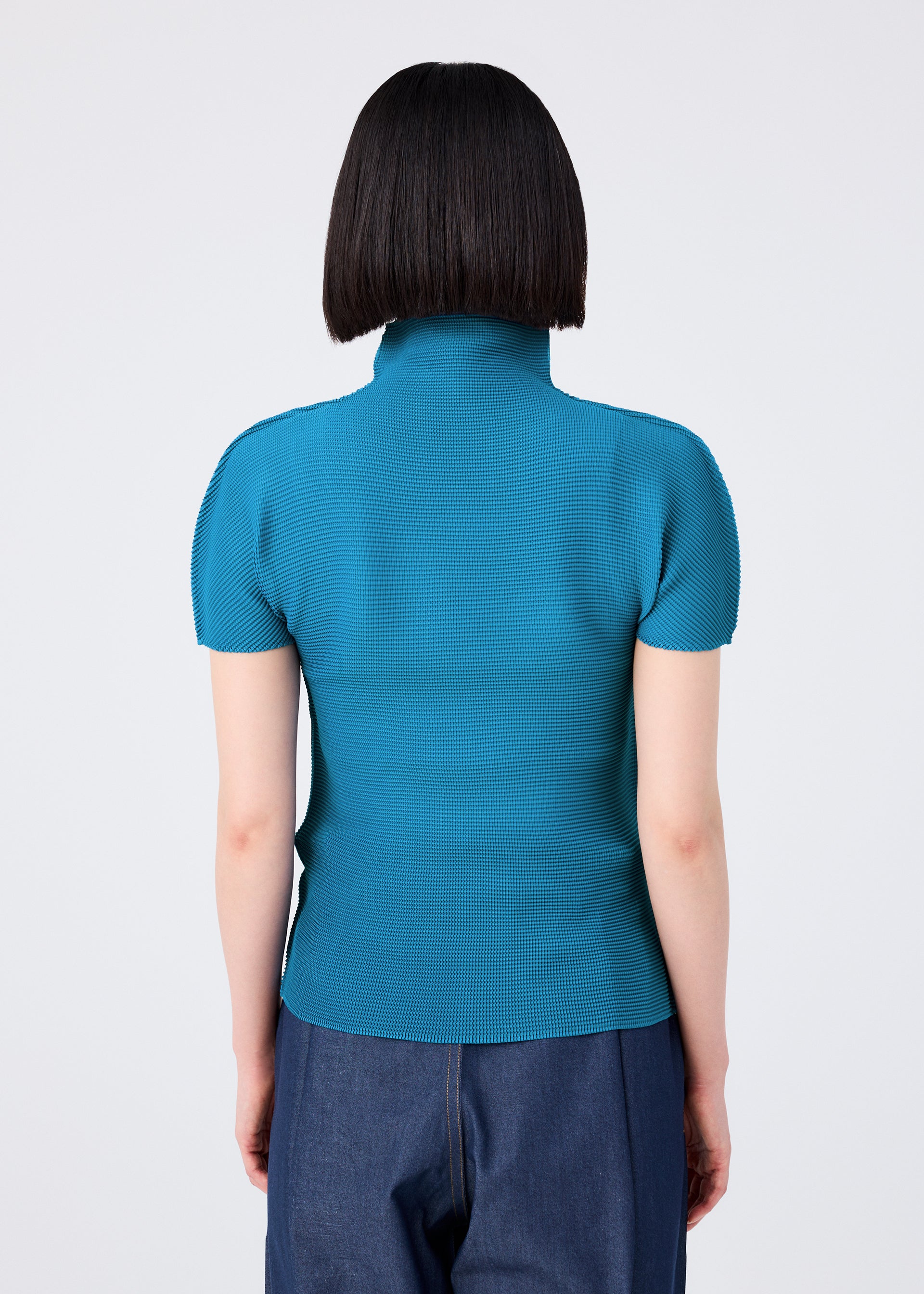 STRETCH PLEATS 6 – isseymiyake.com