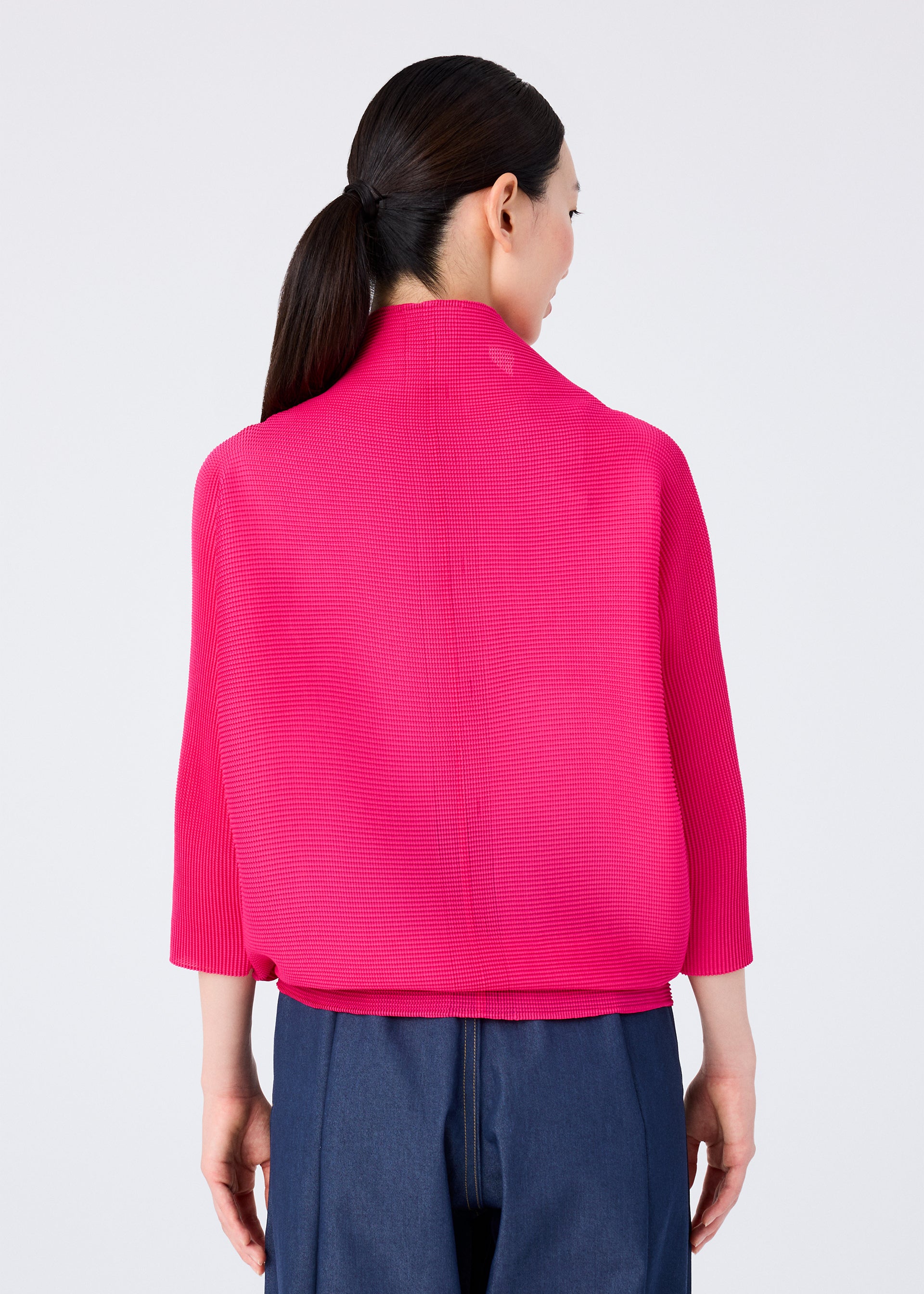 DOLMAN STRETCH PLEATS 1 – isseymiyake.com