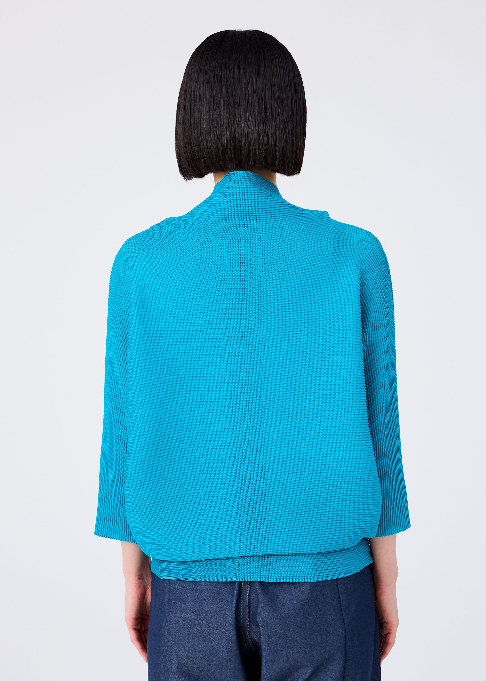 ISSEY MIYAKE 長袖カーディガン　ボレロ　青 ウール×絹　シルク 2 DOLMAN STRETCH PLEATS 2 – isseymiyake.com