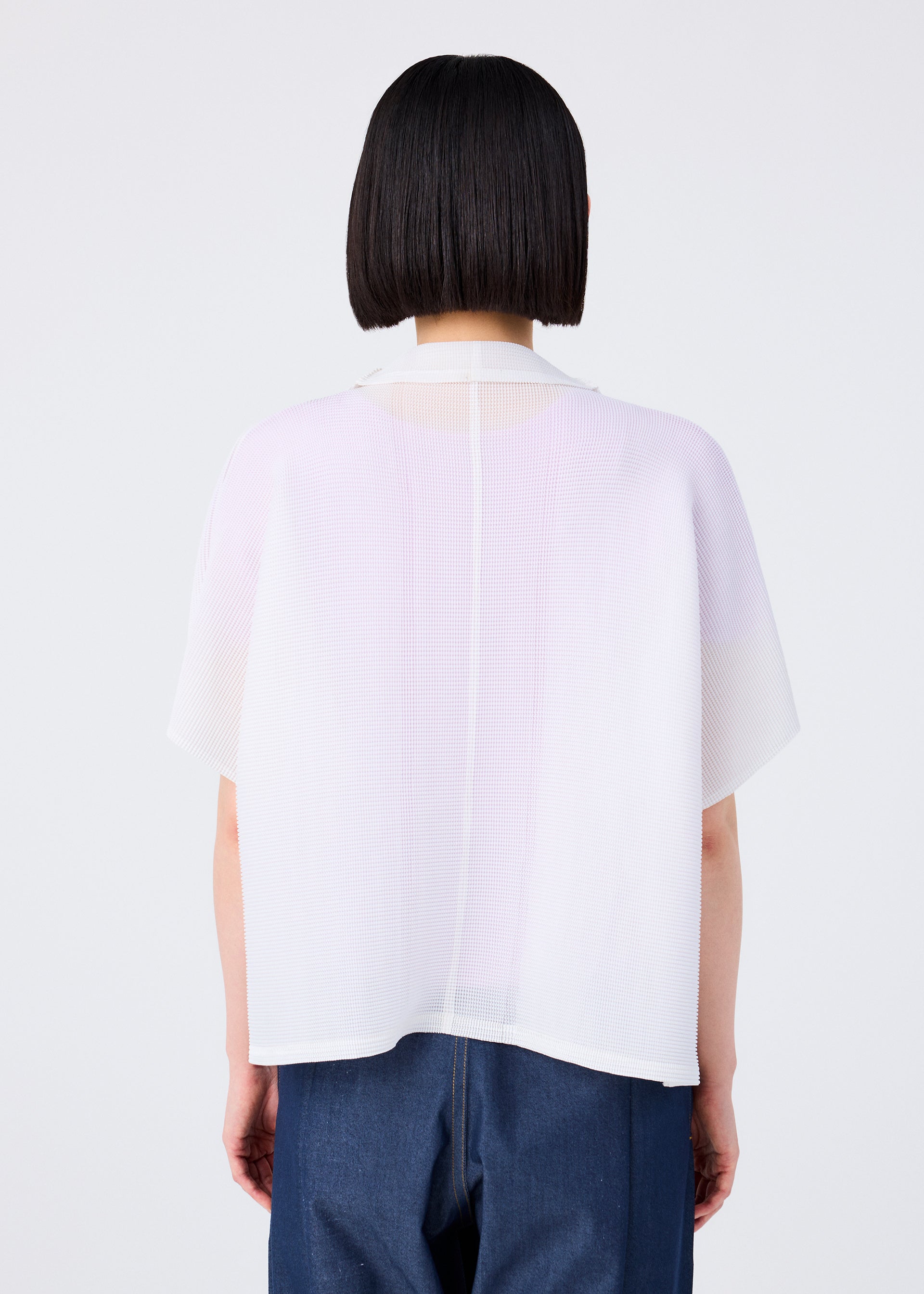 me ISSEY MIYAKE STRETCH PLEATS 半袖　トップス STRETCH PLEATS 3 – isseymiyake.com