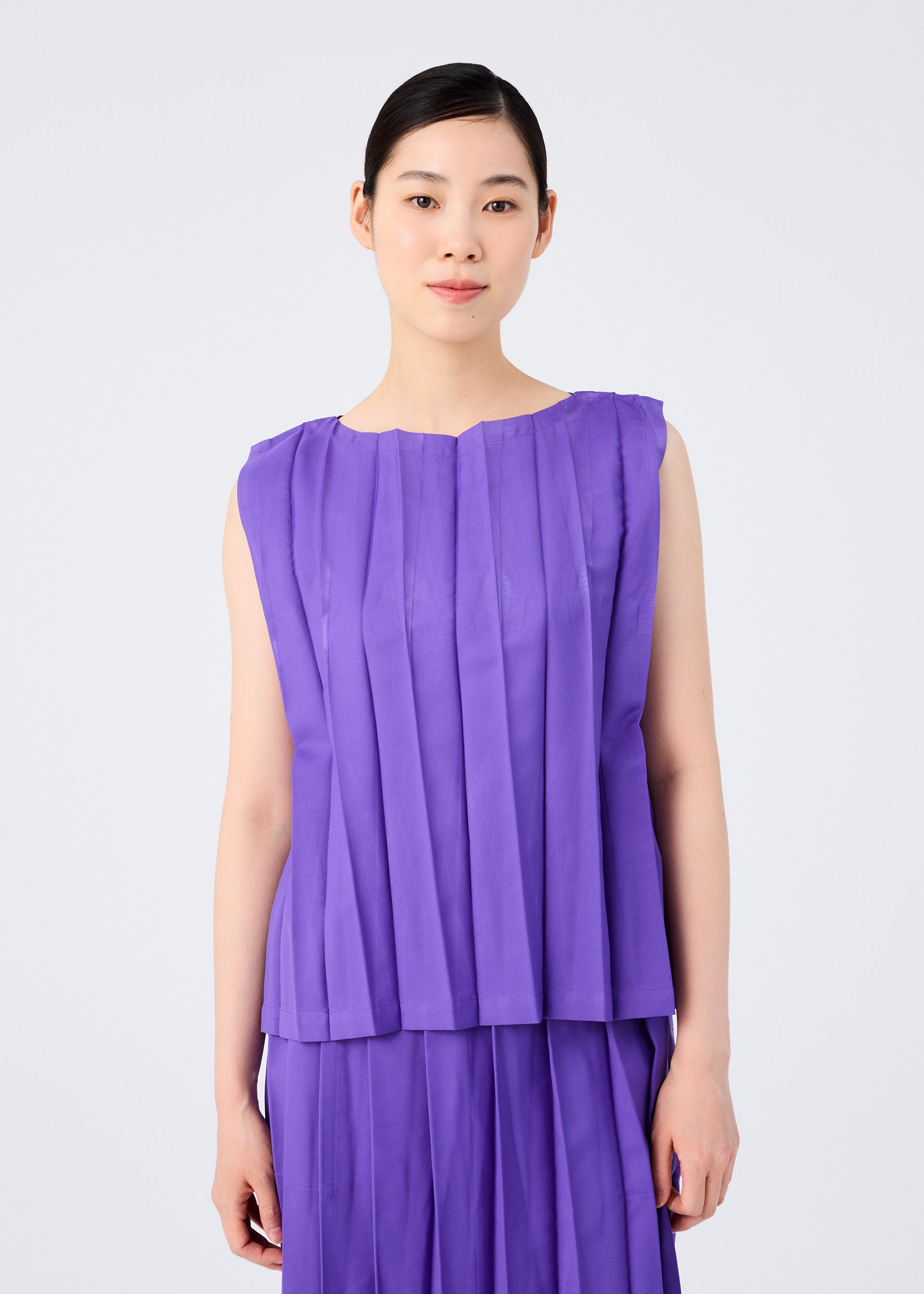ウィメンズ／トップス／ベスト – isseymiyake.com