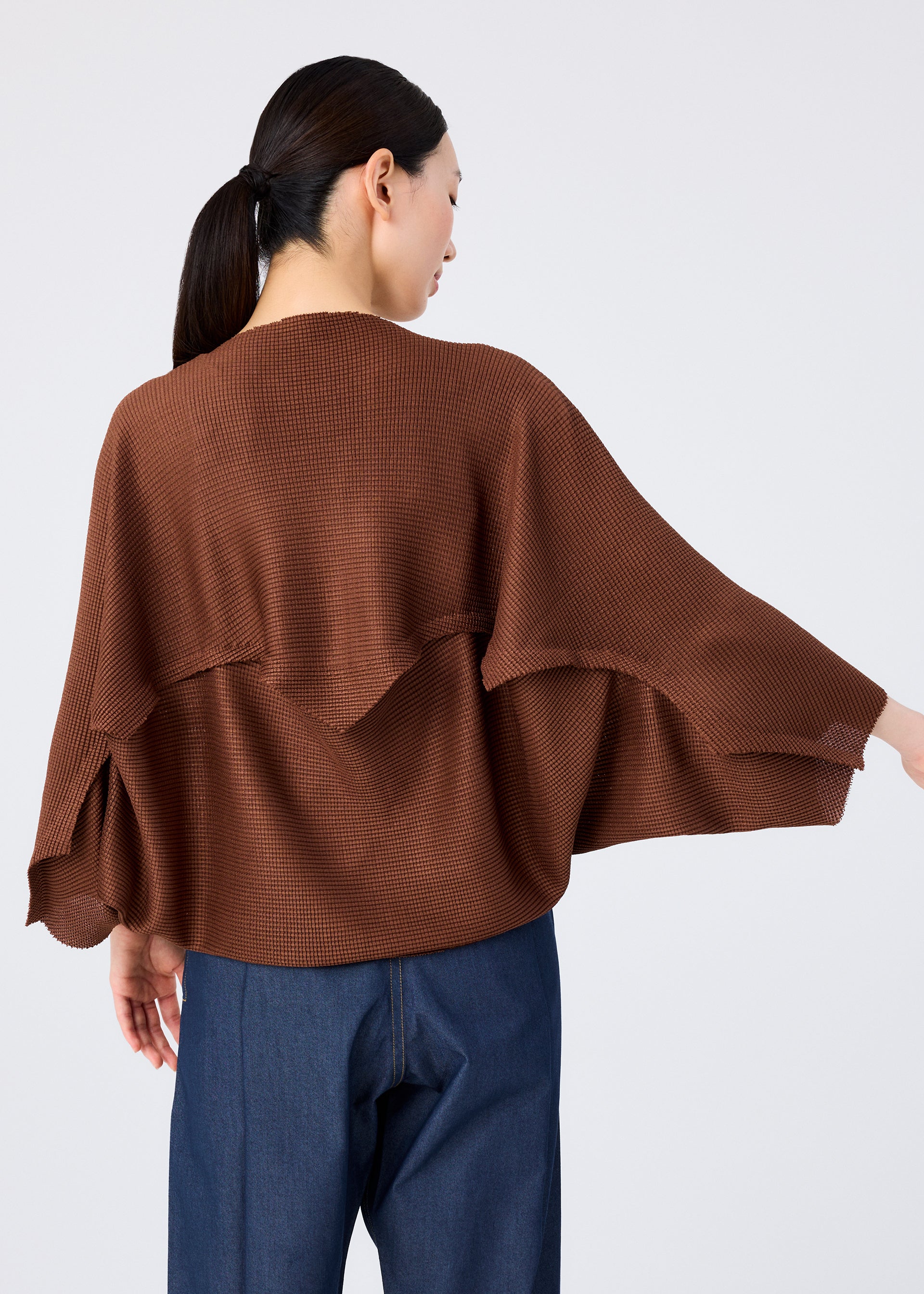 GIZA GIZA KNIT STRETCH PLEATS – isseymiyake.com