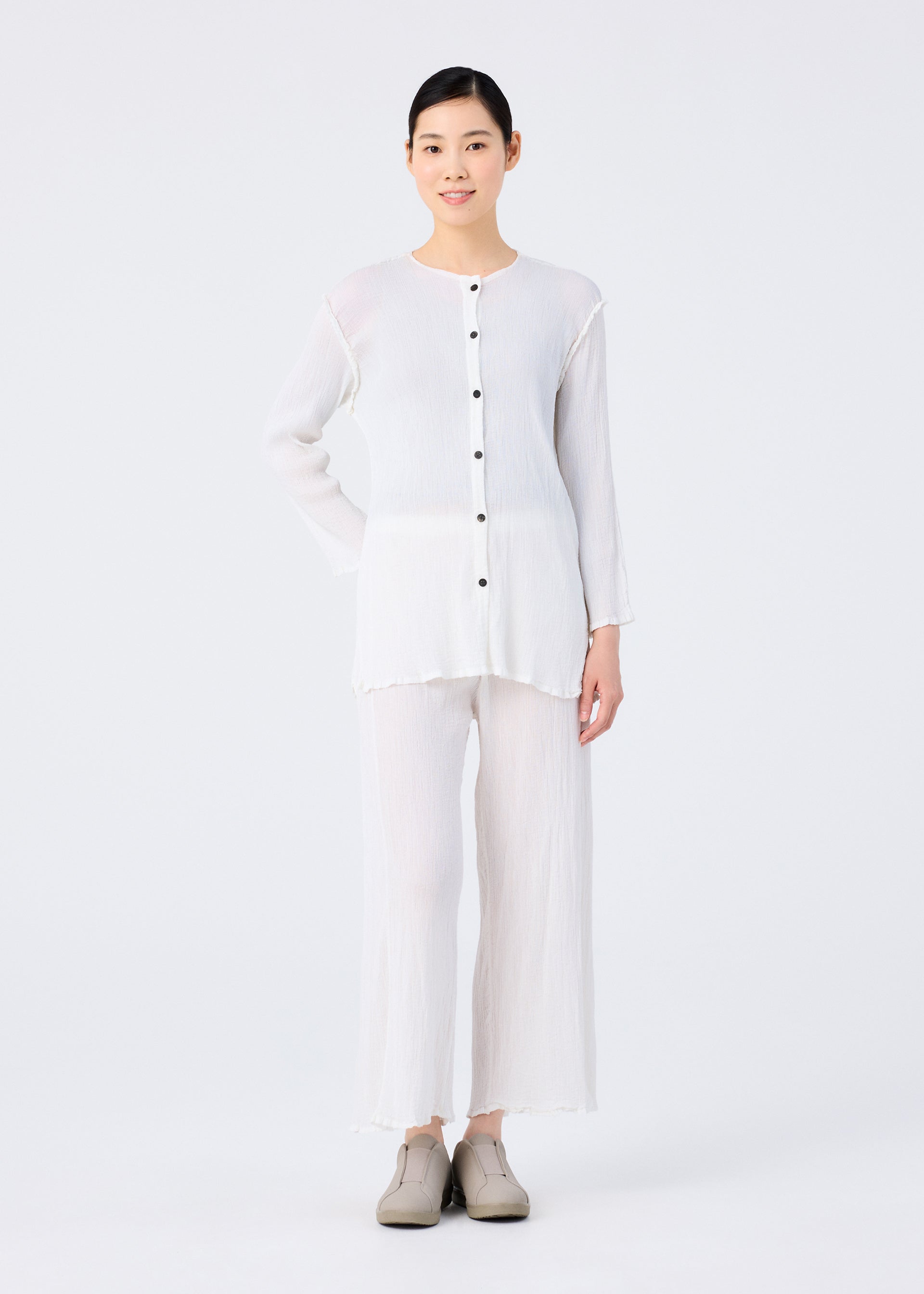 SEE-THROUGH CREPE COLOR – isseymiyake.com