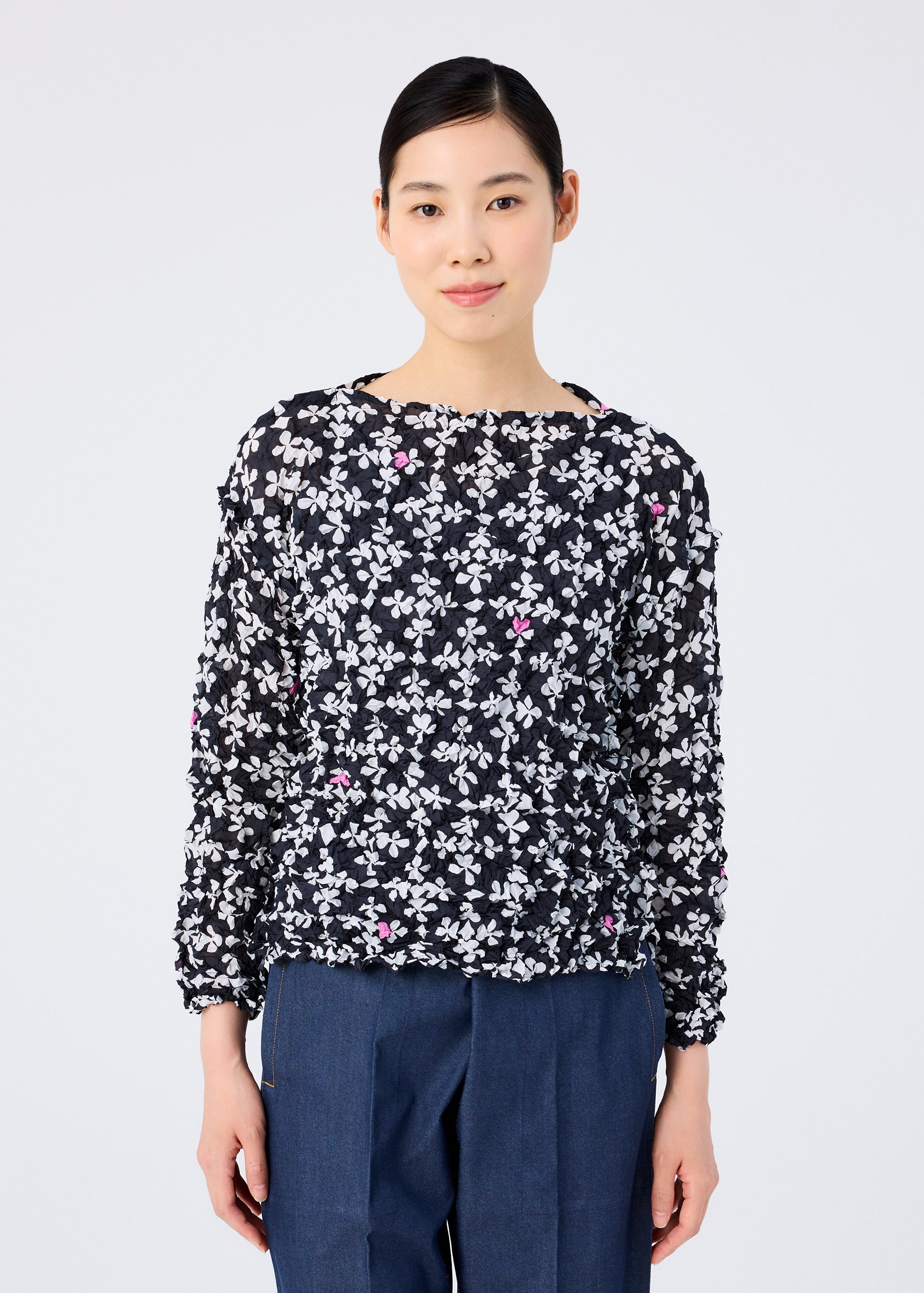 SUIT MERINGUE TOP – isseymiyake.com