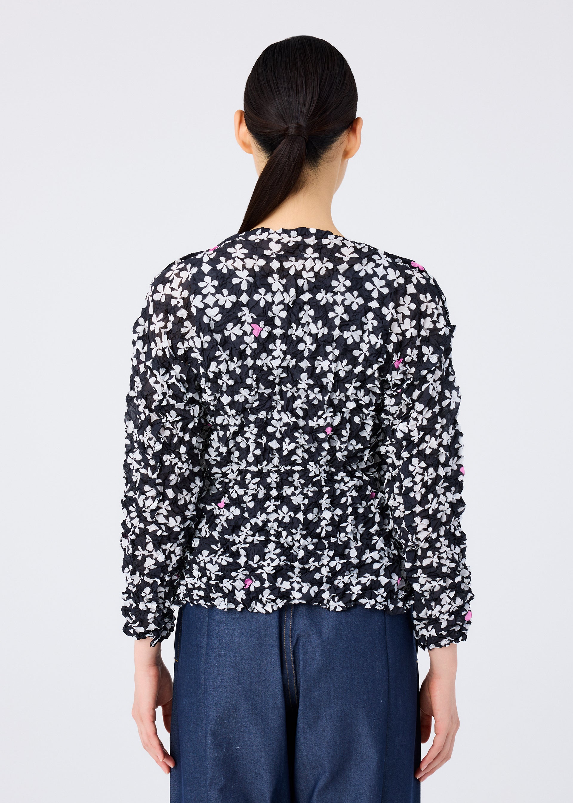 SUIT MERINGUE TOP – isseymiyake.com