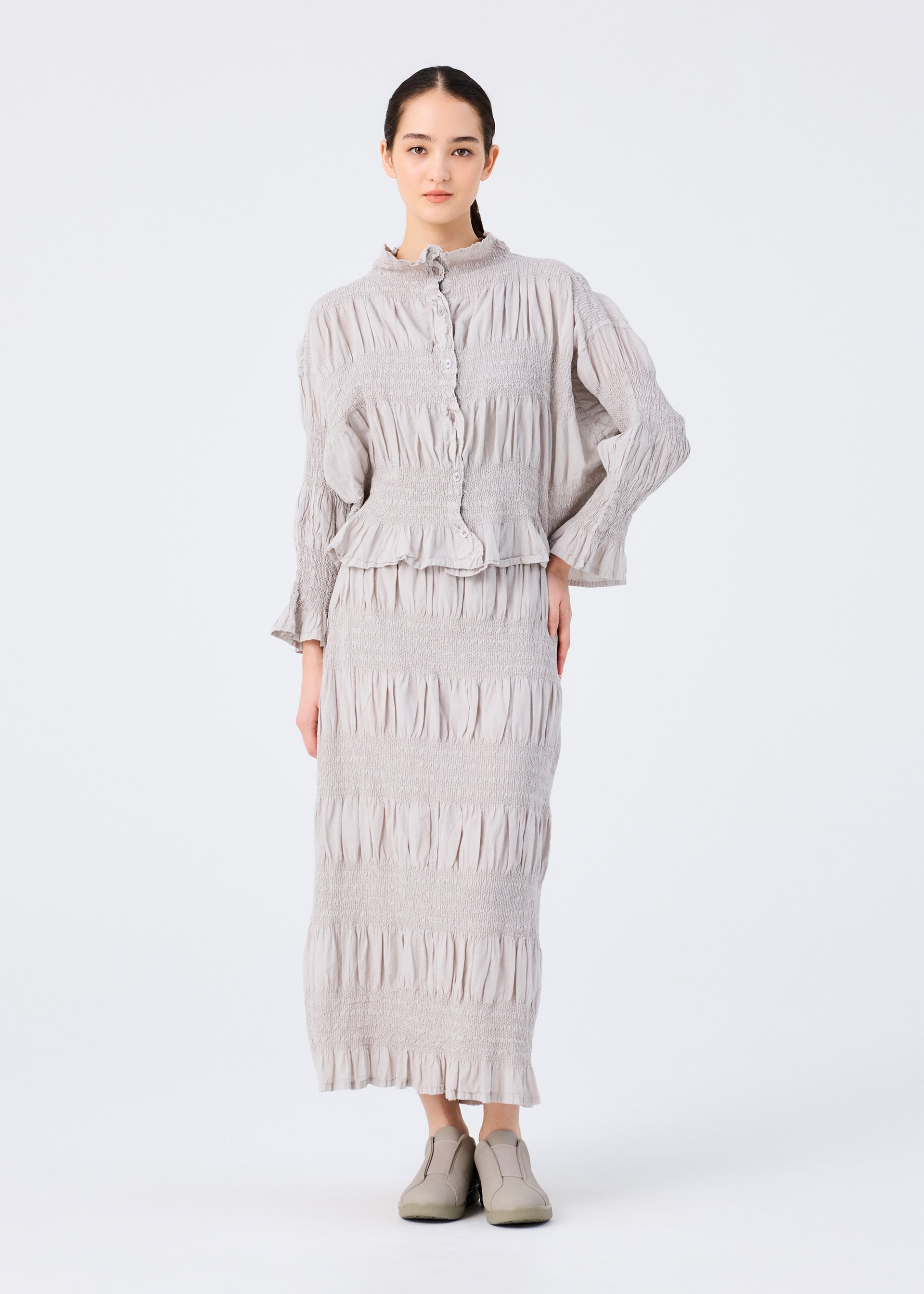 【美品】ISSEY MIYAKE ロングカーディガン 白 日本製 伸縮素材 BASIC KNIT – isseymiyake.com