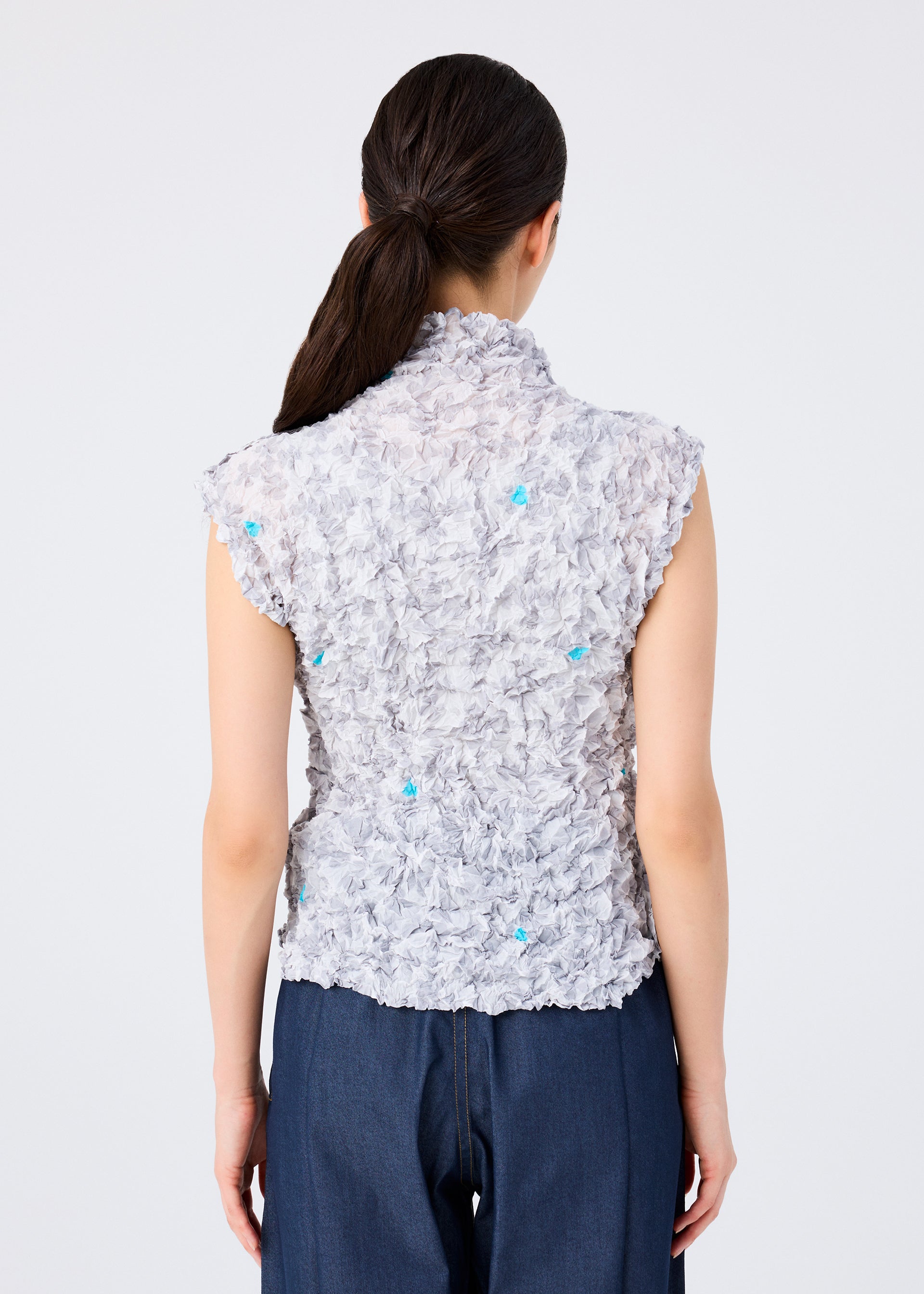 SUIT MERINGUE TOP – isseymiyake.com