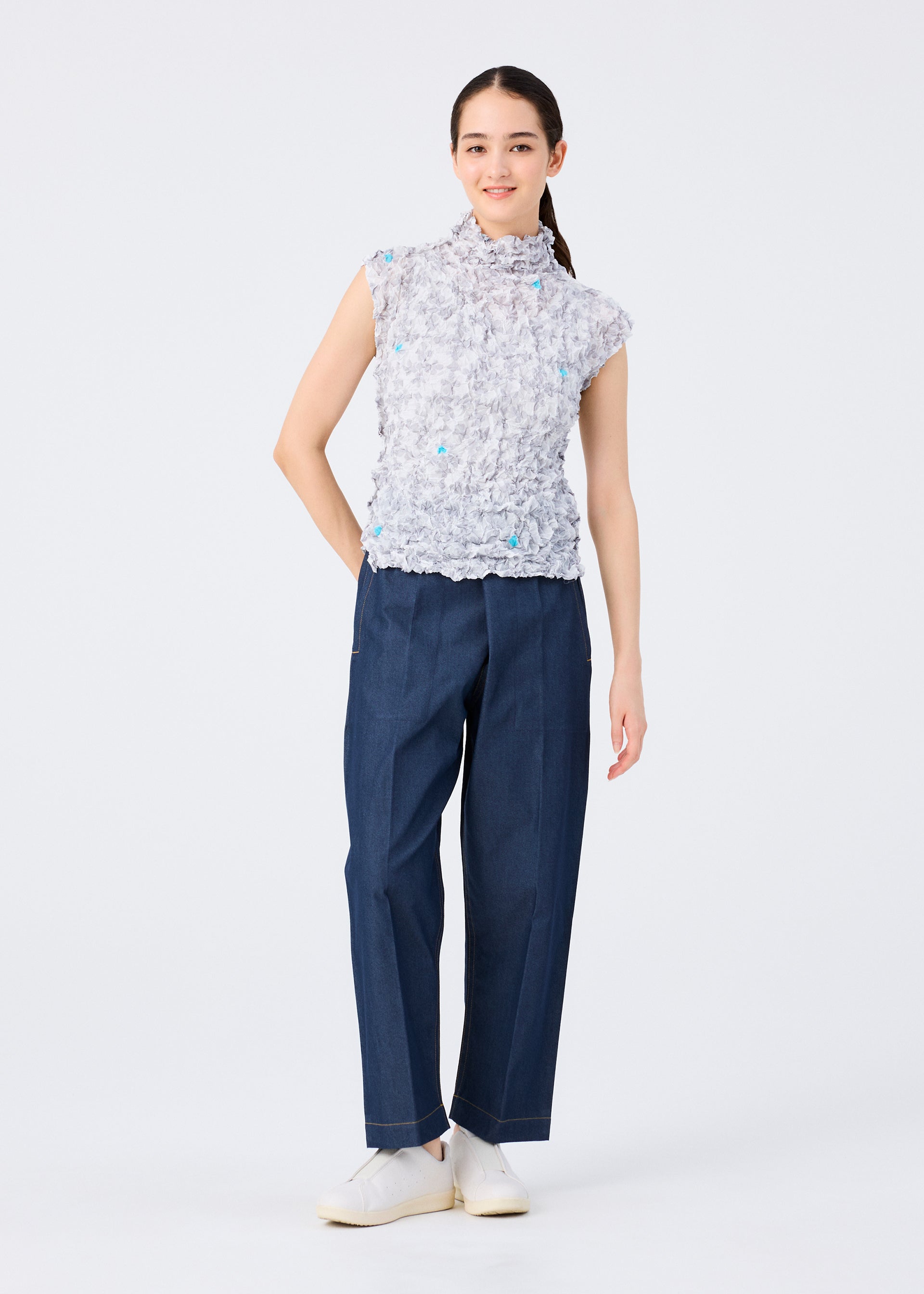 SUIT MERINGUE TOP – isseymiyake.com