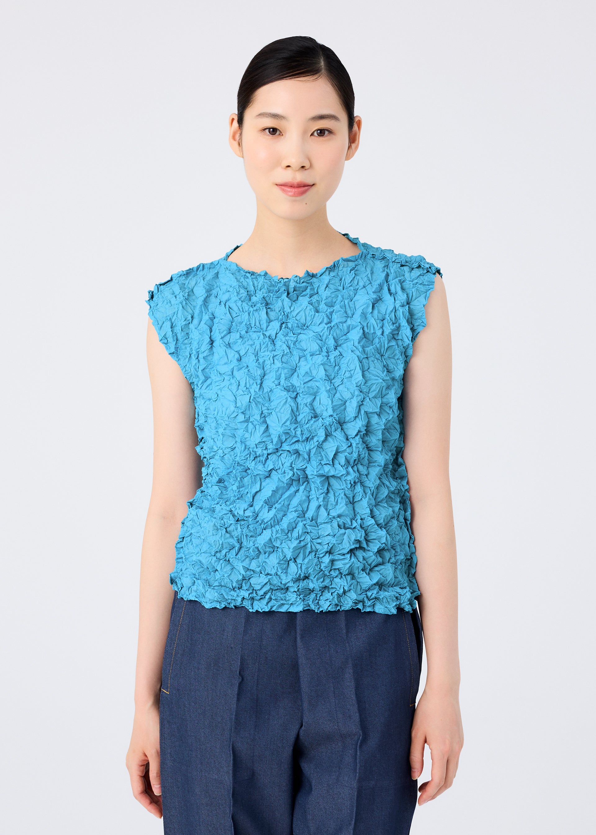 me ISSEY MIYAKE青系チェックノースリーブタンクトップ me ISSEY MIYAKE青系チェックノースリーブタンクトップ 【公式通販】