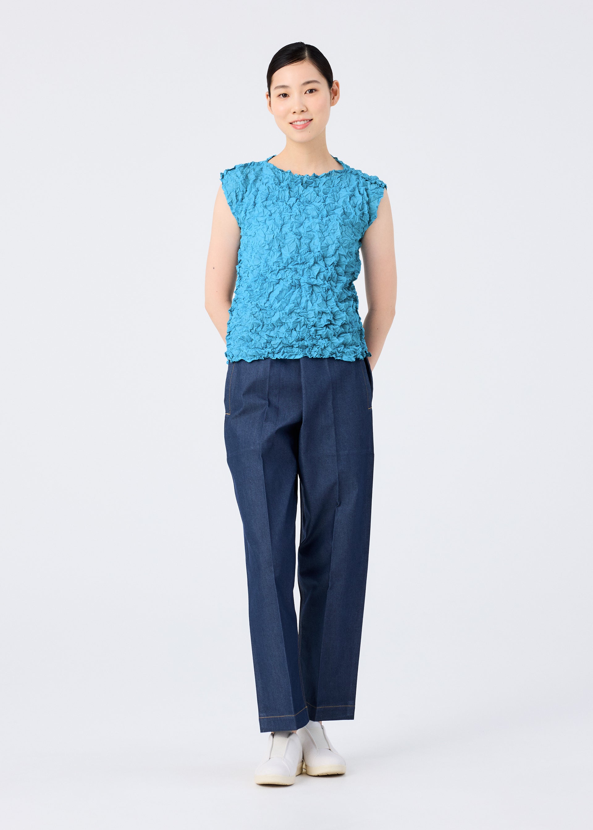 me ISSEY MIYAKE青系チェックノースリーブタンクトップ me ISSEY MIYAKE青系チェックノースリーブタンクトップ 【公式通販】