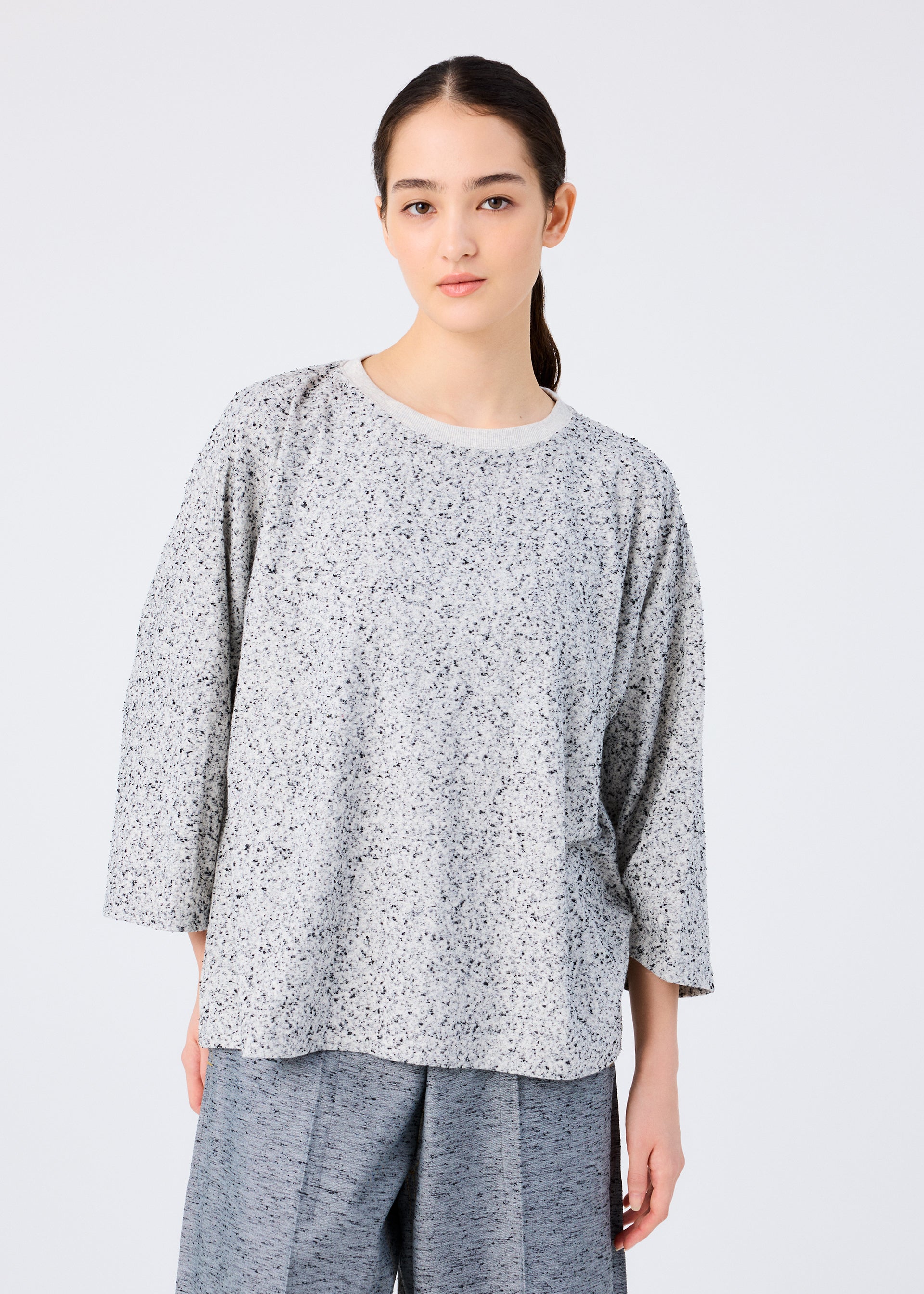 白黒ゼブラ柄　me タンクトップ イッセイミヤケ イッセイミヤケISSEY MIYAKE 幾何学ジグザグプリーツタンクトップ 白黒